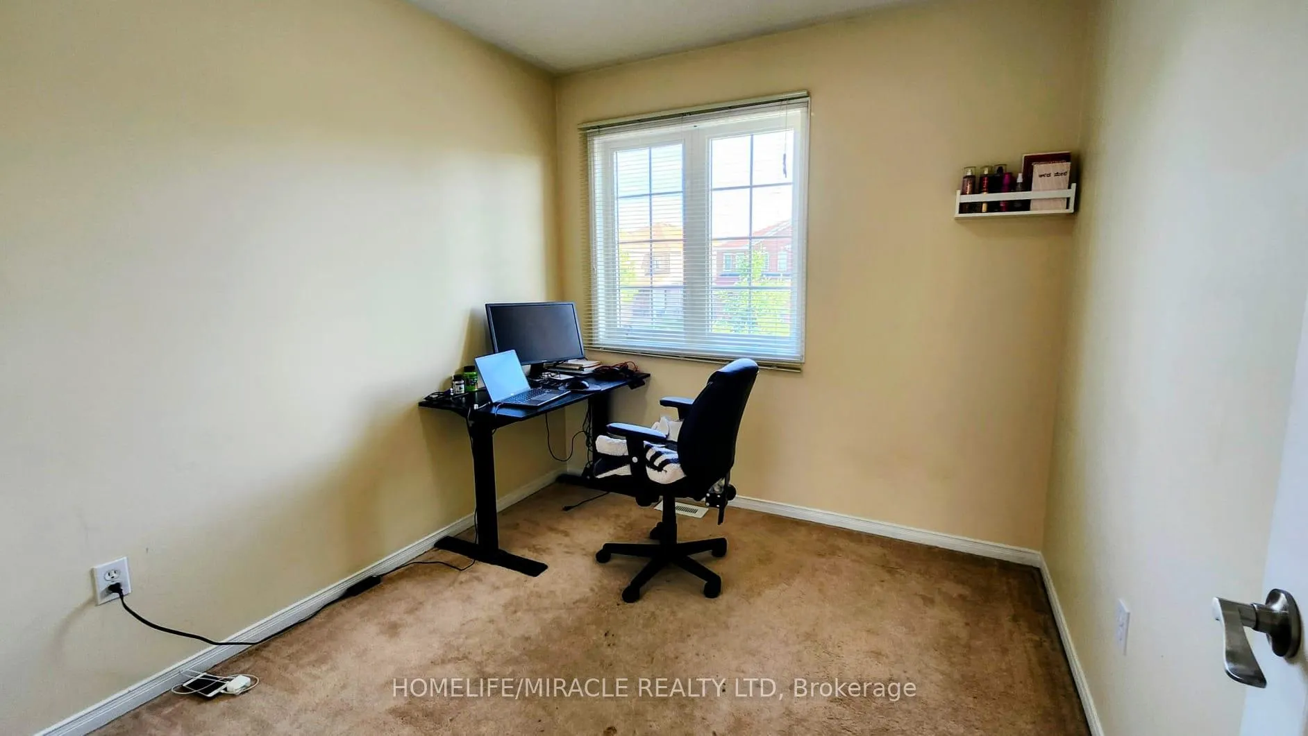 Photo 15 of 102 Whiteface Crescent, Brampton, Fletcher's Meadow — HOMEH