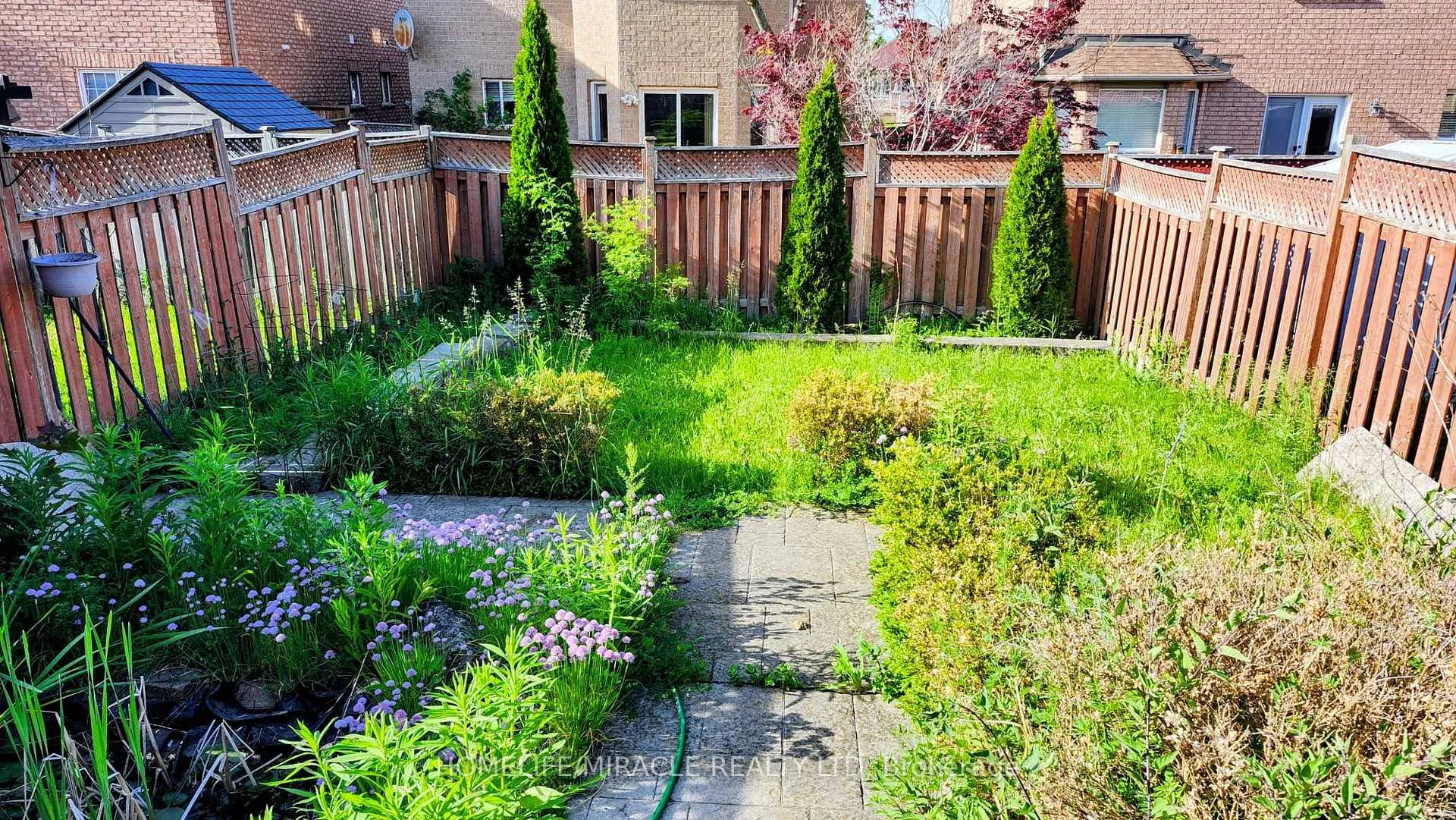 Photo 23 of 102 Whiteface Crescent, Brampton, Fletcher's Meadow — HOMEH