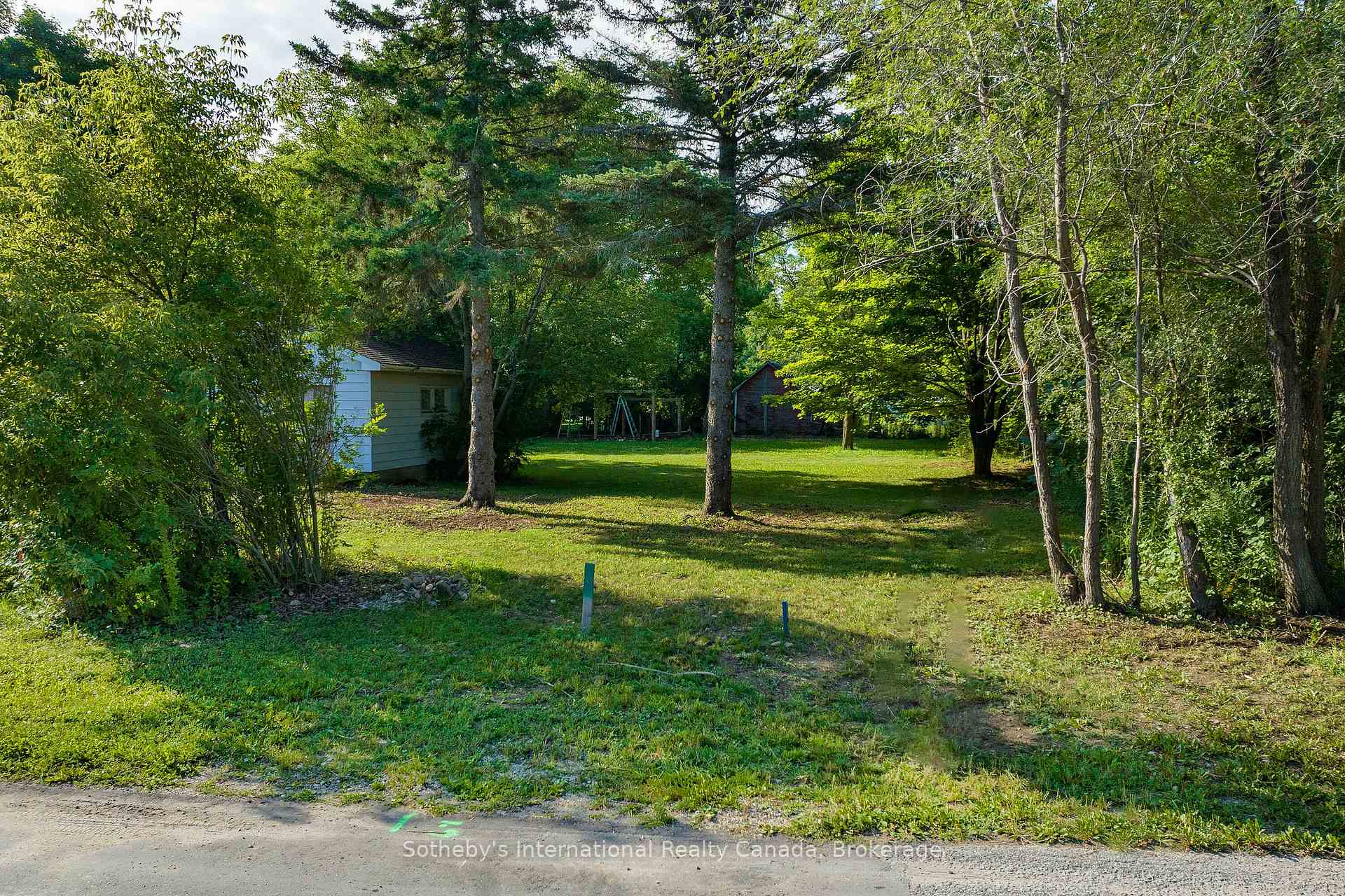 Photo 4 of 23 Nelson Street, Clearview, Creemore — HOMEH