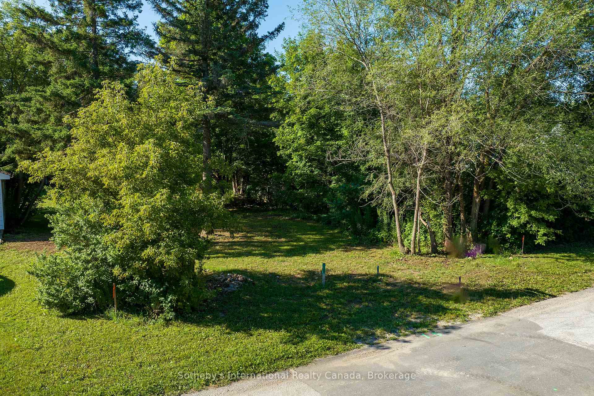 Photo 8 of 23 Nelson Street, Clearview, Creemore — HOMEH