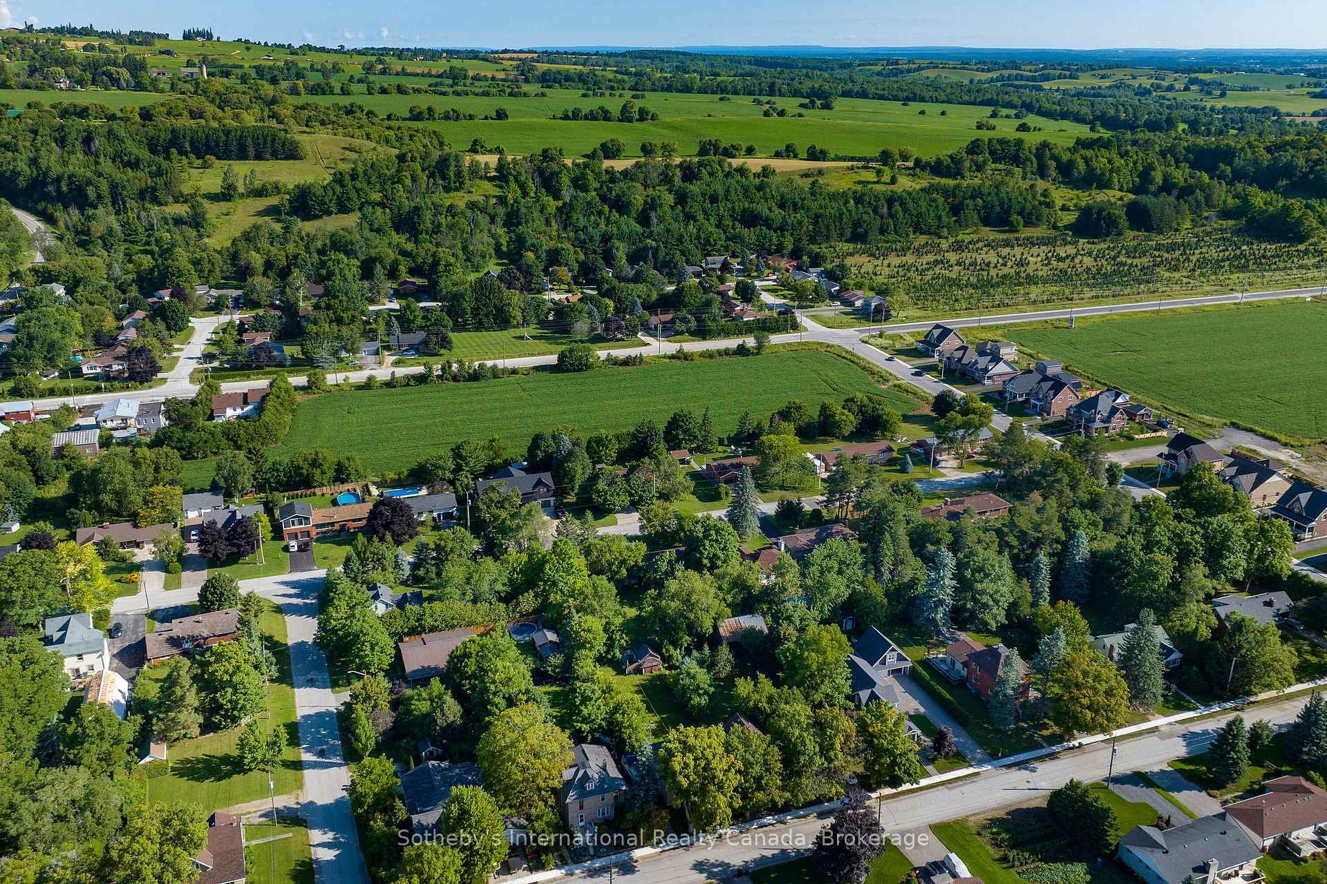 Photo 9 of 23 Nelson Street, Clearview, Creemore — HOMEH