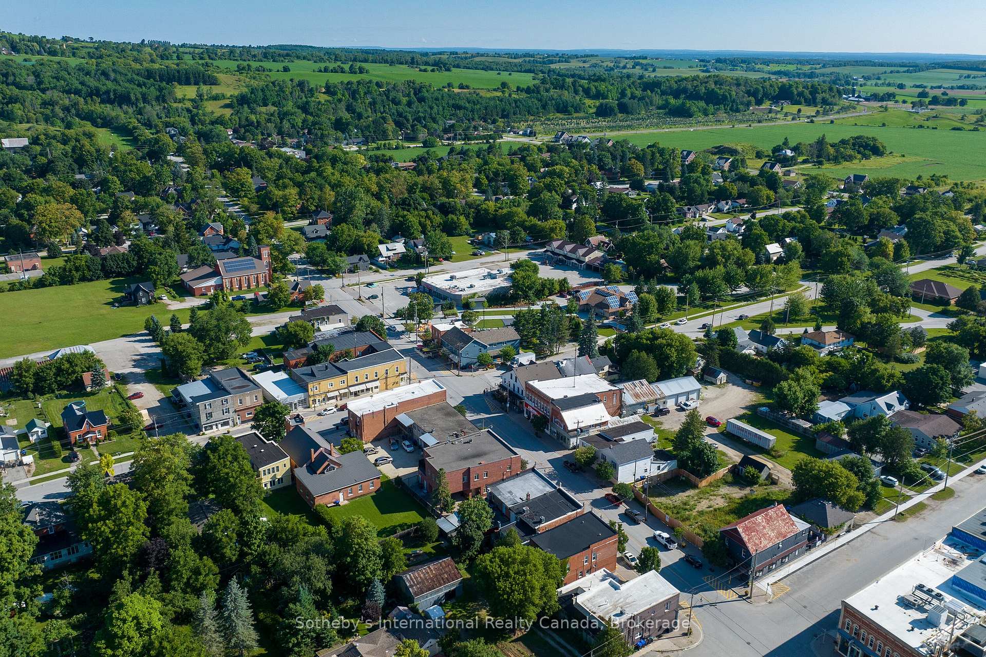 Photo 10 of 23 Nelson Street, Clearview, Creemore — HOMEH