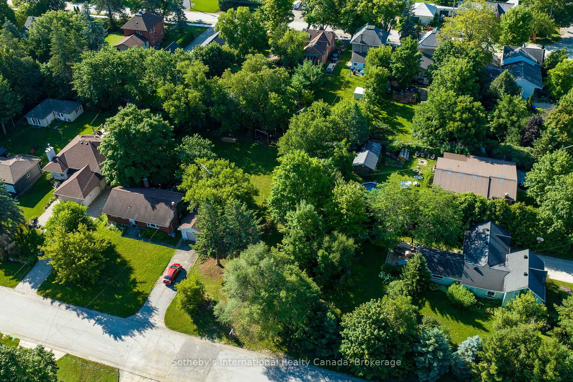 Photo 11 of 23 Nelson Street, Clearview, Creemore — HOMEH