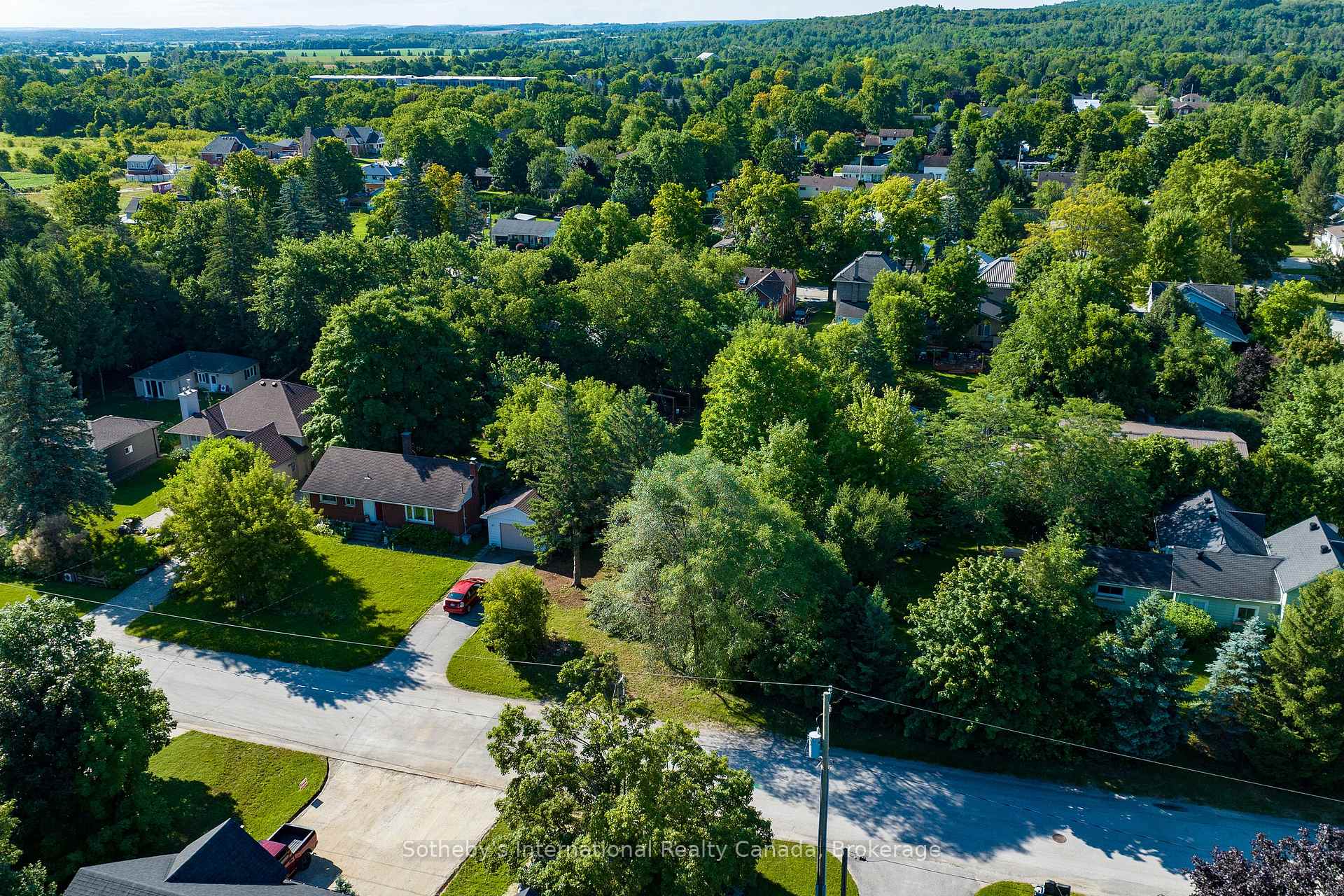 Photo 12 of 23 Nelson Street, Clearview, Creemore — HOMEH