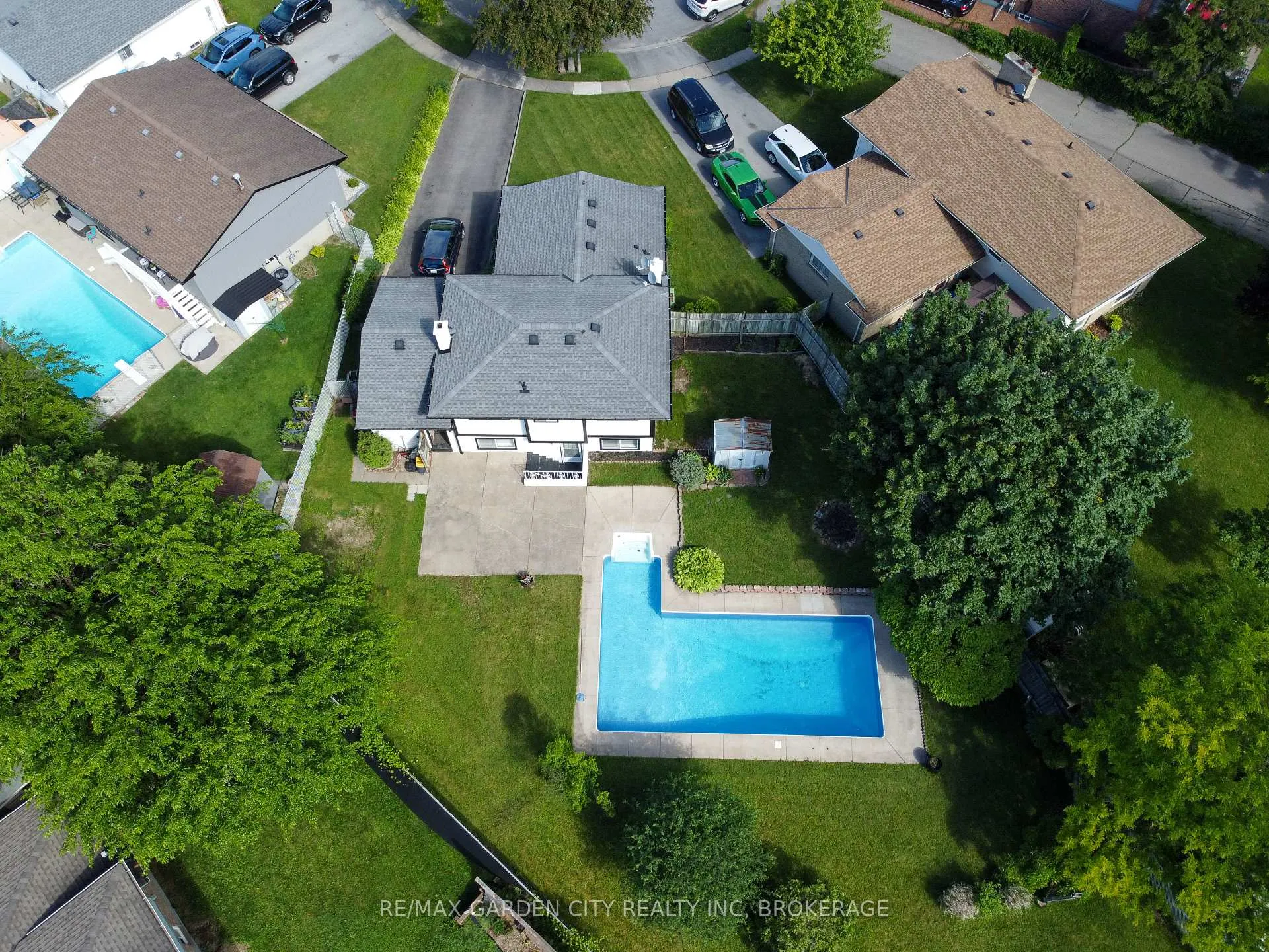 Photo 8 of 116 Dunvegan Road, St. Catharines, Secord Woods — HOMEH