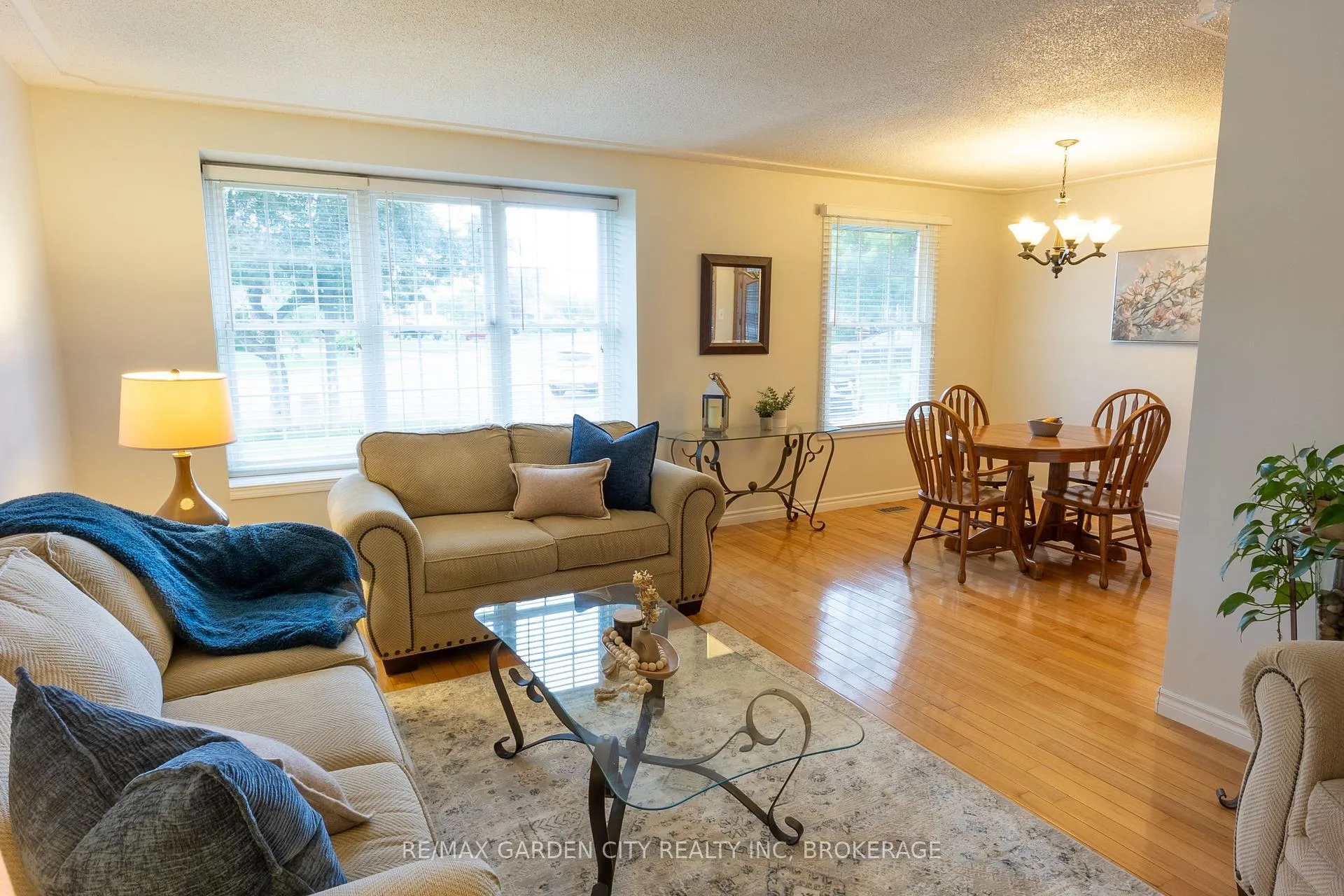 Photo 11 of 116 Dunvegan Road, St. Catharines, Secord Woods — HOMEH