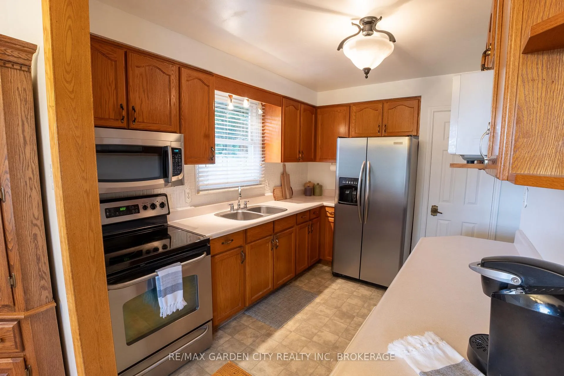 Photo 17 of 116 Dunvegan Road, St. Catharines, Secord Woods — HOMEH