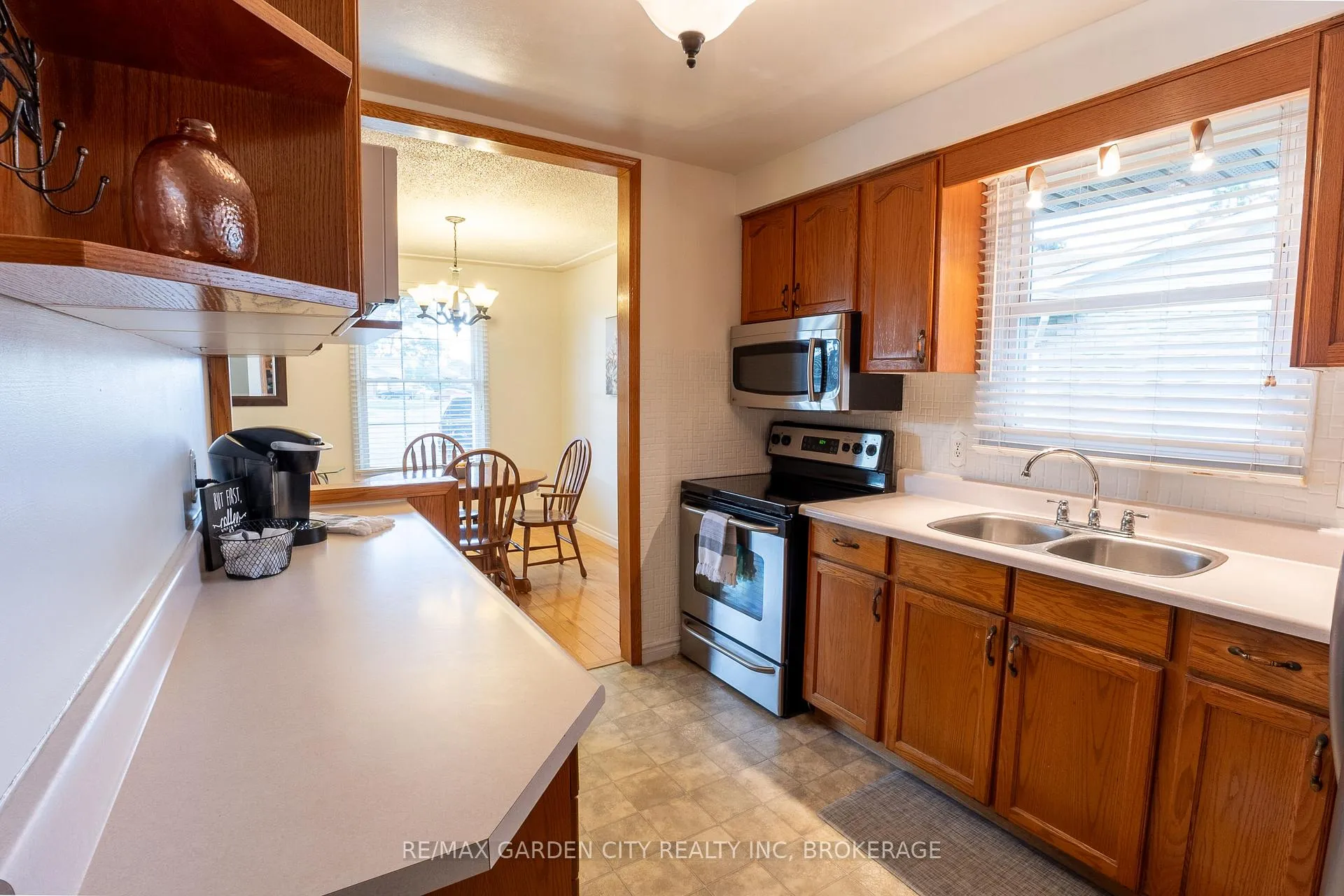 Photo 19 of 116 Dunvegan Road, St. Catharines, Secord Woods — HOMEH