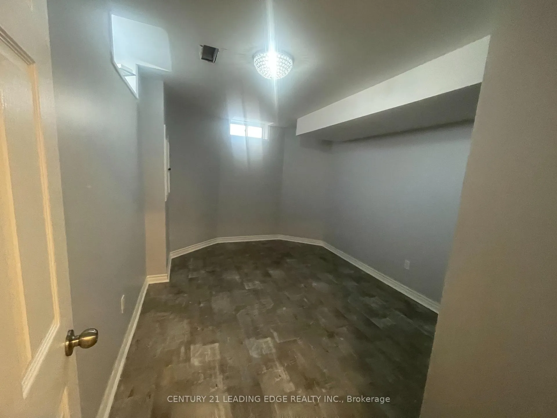 Photo 5 of 72 Pelee Avenue, Vaughan, Kleinburg — HOMEH