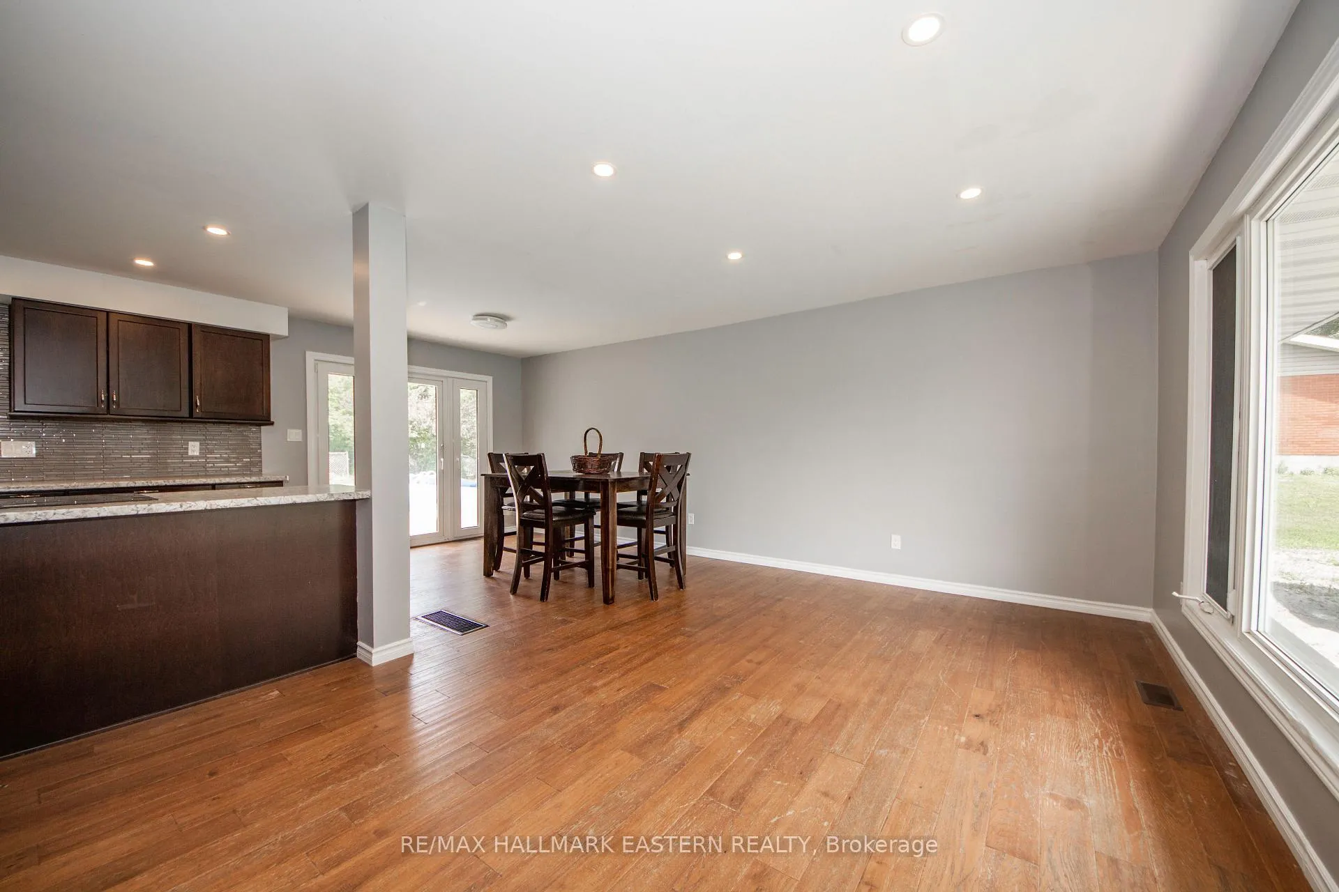 Photo 10 of 658 Cedarvale Crescent, Selwyn — HOMEH