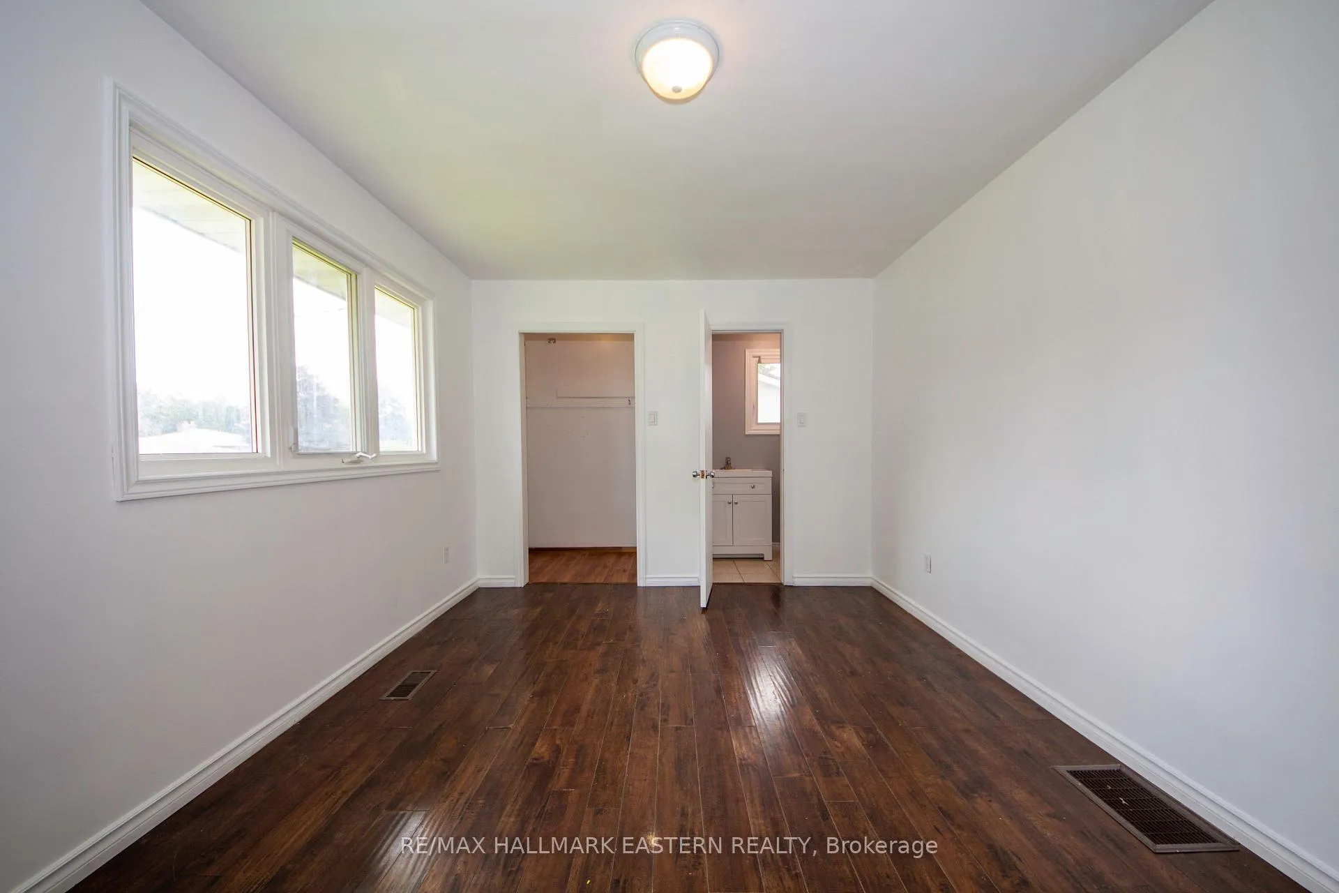Photo 14 of 658 Cedarvale Crescent, Selwyn — HOMEH