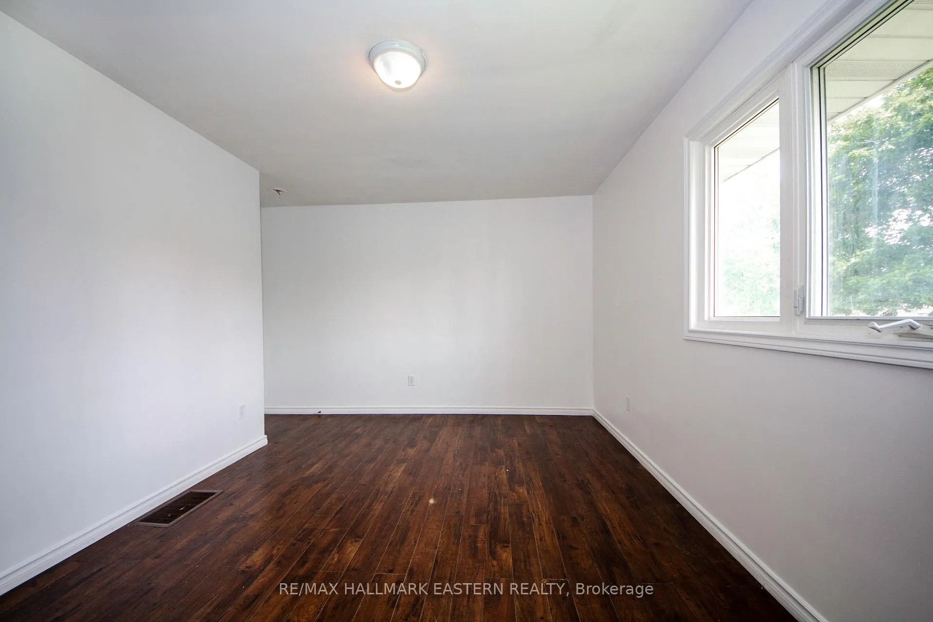 Photo 15 of 658 Cedarvale Crescent, Selwyn — HOMEH