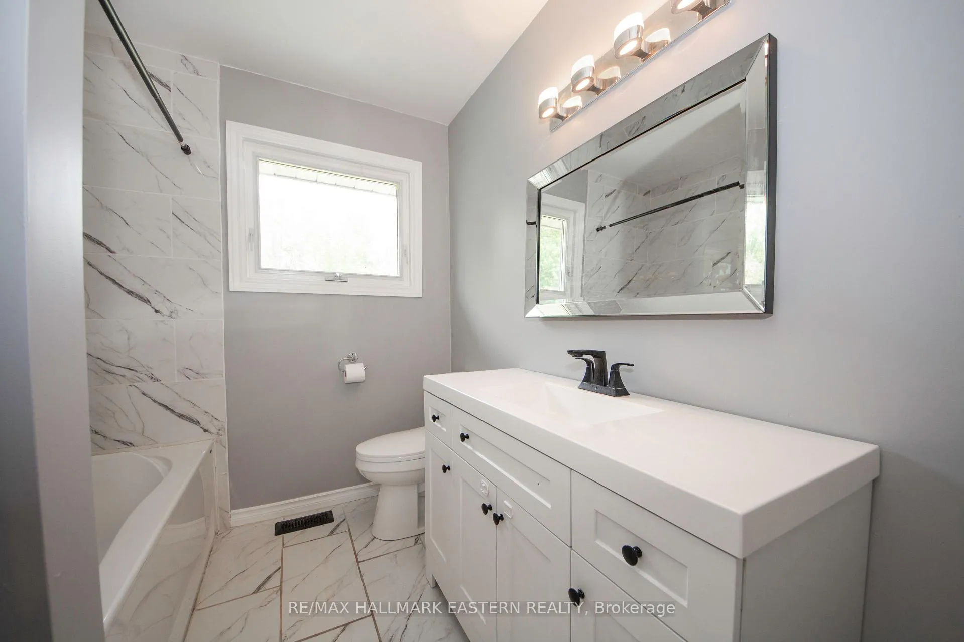 Photo 19 of 658 Cedarvale Crescent, Selwyn — HOMEH