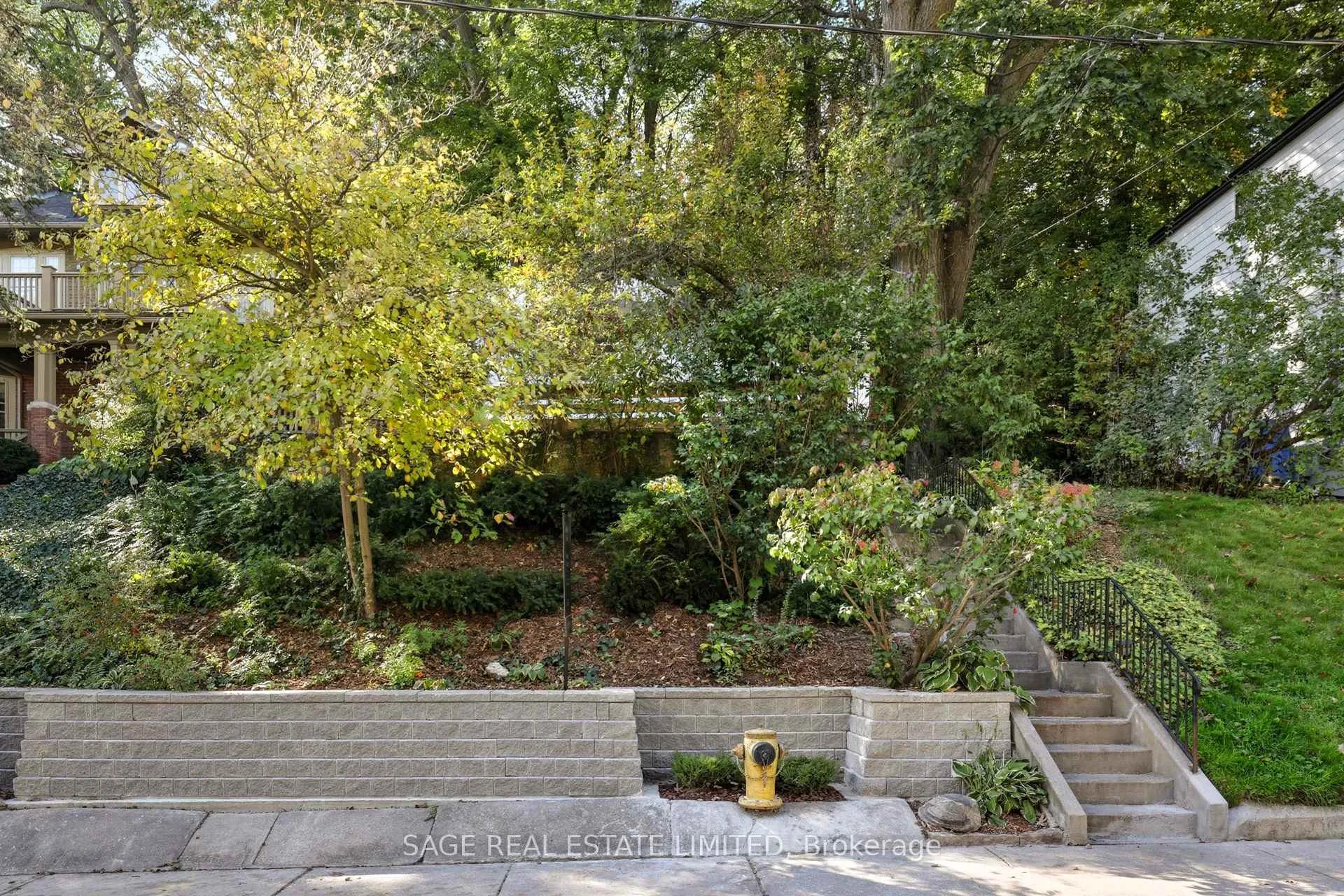 Photo 3 of 130 Neville Park Boulevard, Toronto, The Beaches — HOMEH