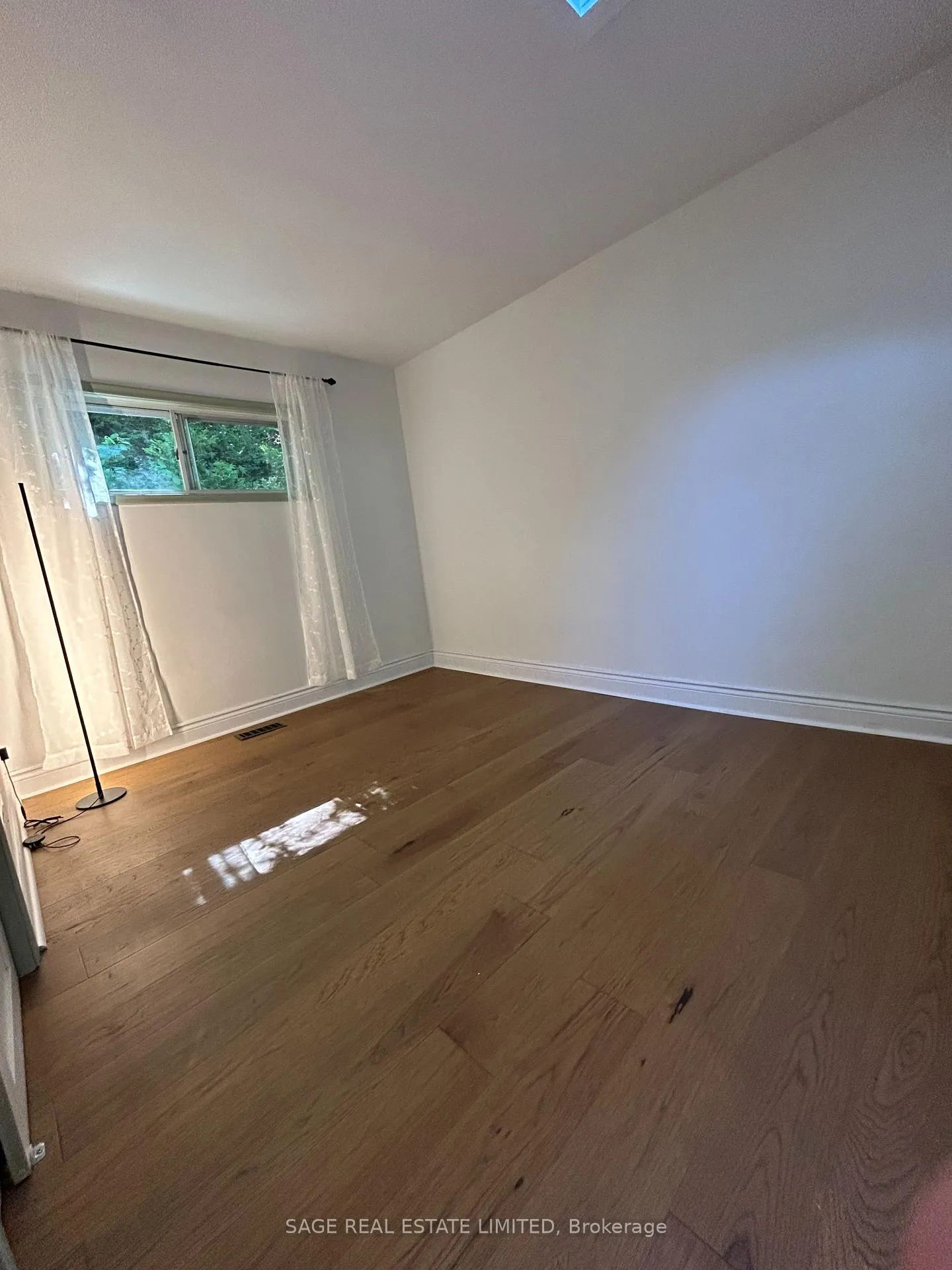 Photo 13 of 130 Neville Park Boulevard, Toronto, The Beaches — HOMEH