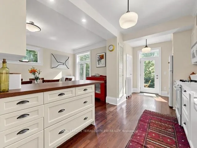Photo 11 of 23 Wells Street, Toronto, The Annex — HOMEH