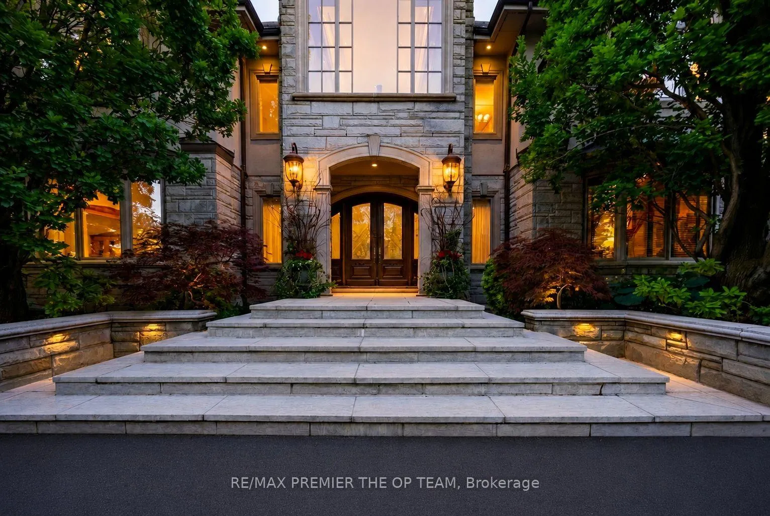 Photo 1 of 43 Cowan Drive, Vaughan, East Woodbridge — HOMEH