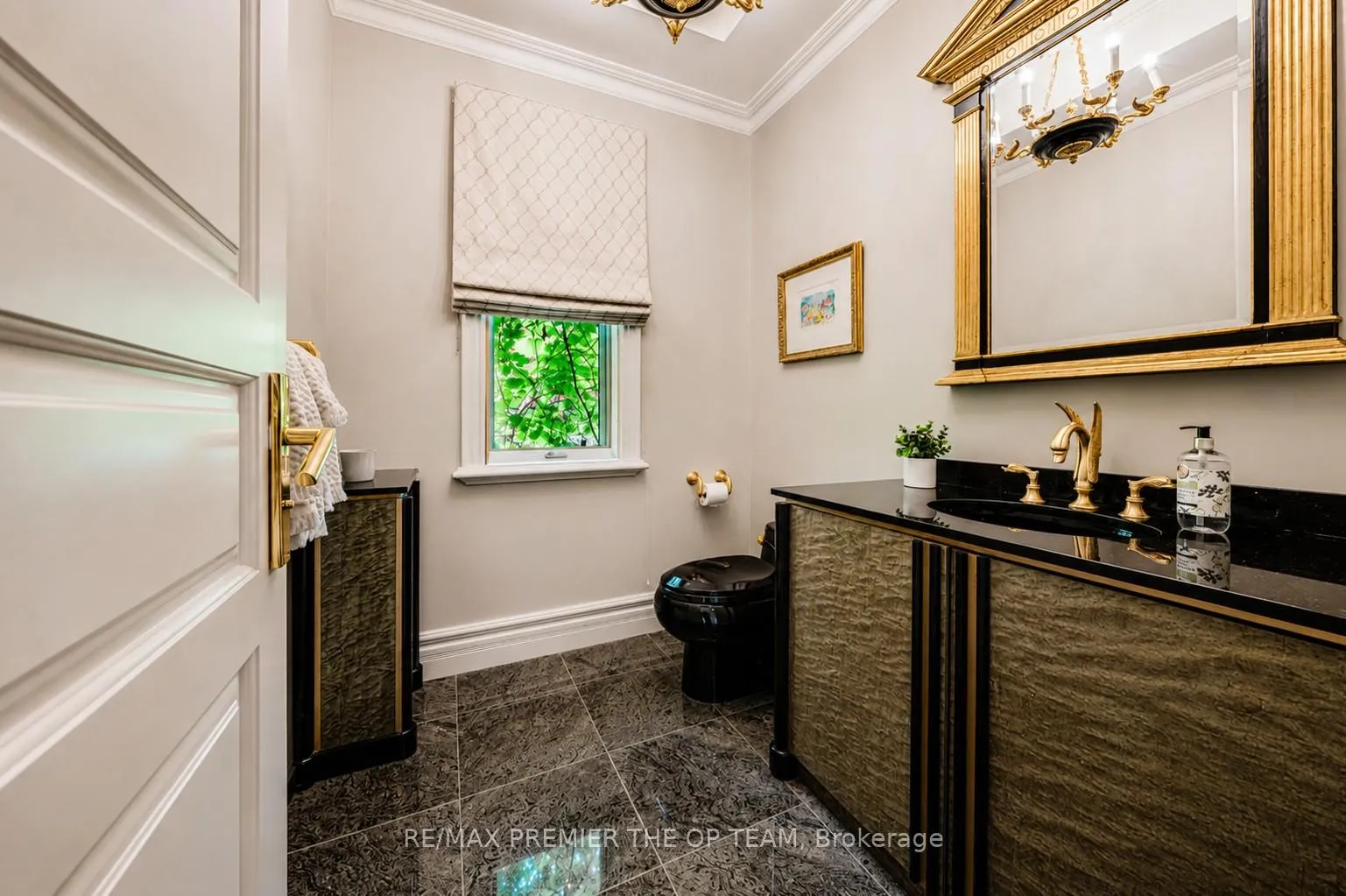 Photo 4 of 43 Cowan Drive, Vaughan, East Woodbridge — HOMEH