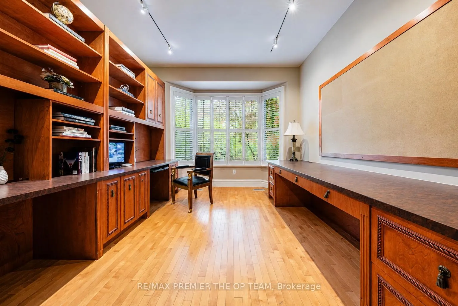 Photo 8 of 43 Cowan Drive, Vaughan, East Woodbridge — HOMEH