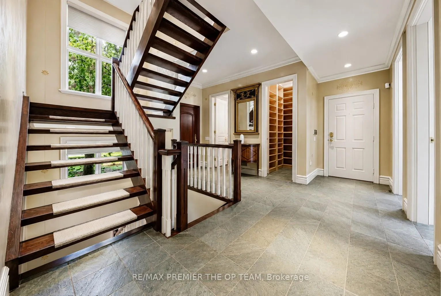Photo 9 of 43 Cowan Drive, Vaughan, East Woodbridge — HOMEH