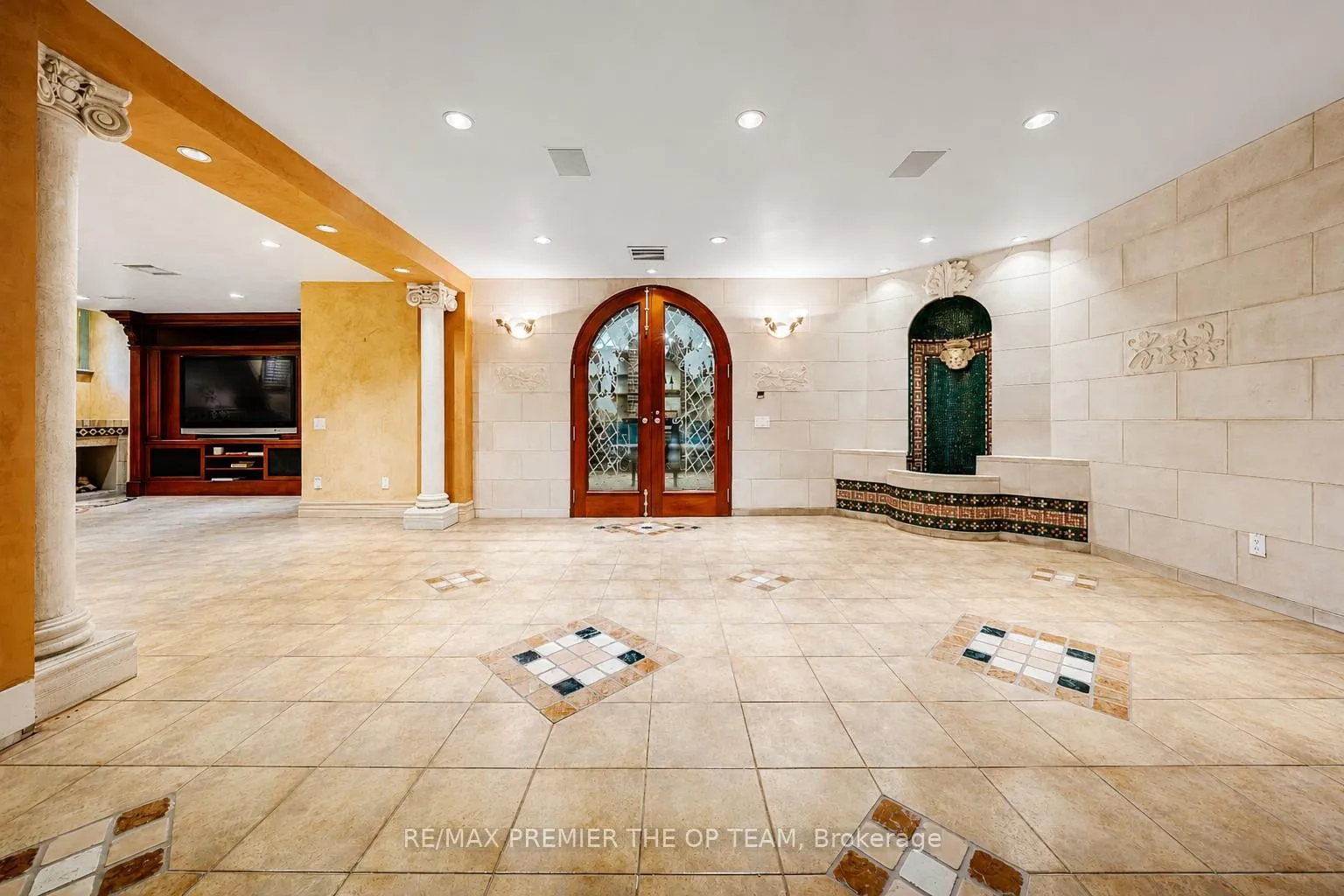 Photo 10 of 43 Cowan Drive, Vaughan, East Woodbridge — HOMEH