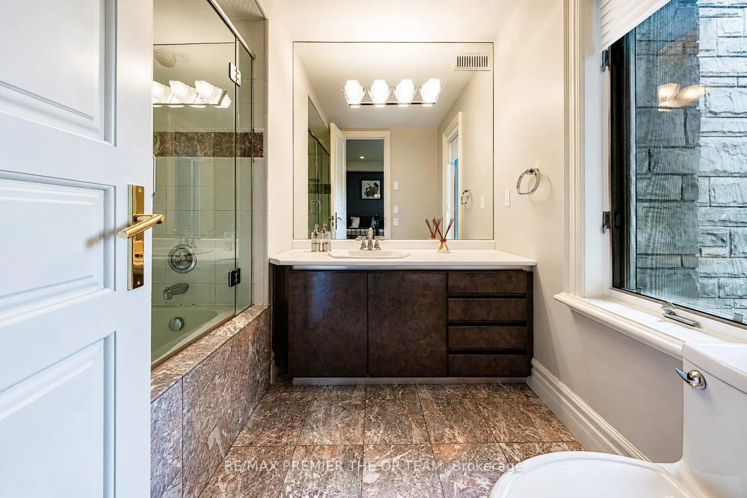 Photo 16 of 43 Cowan Drive, Vaughan, East Woodbridge — HOMEH