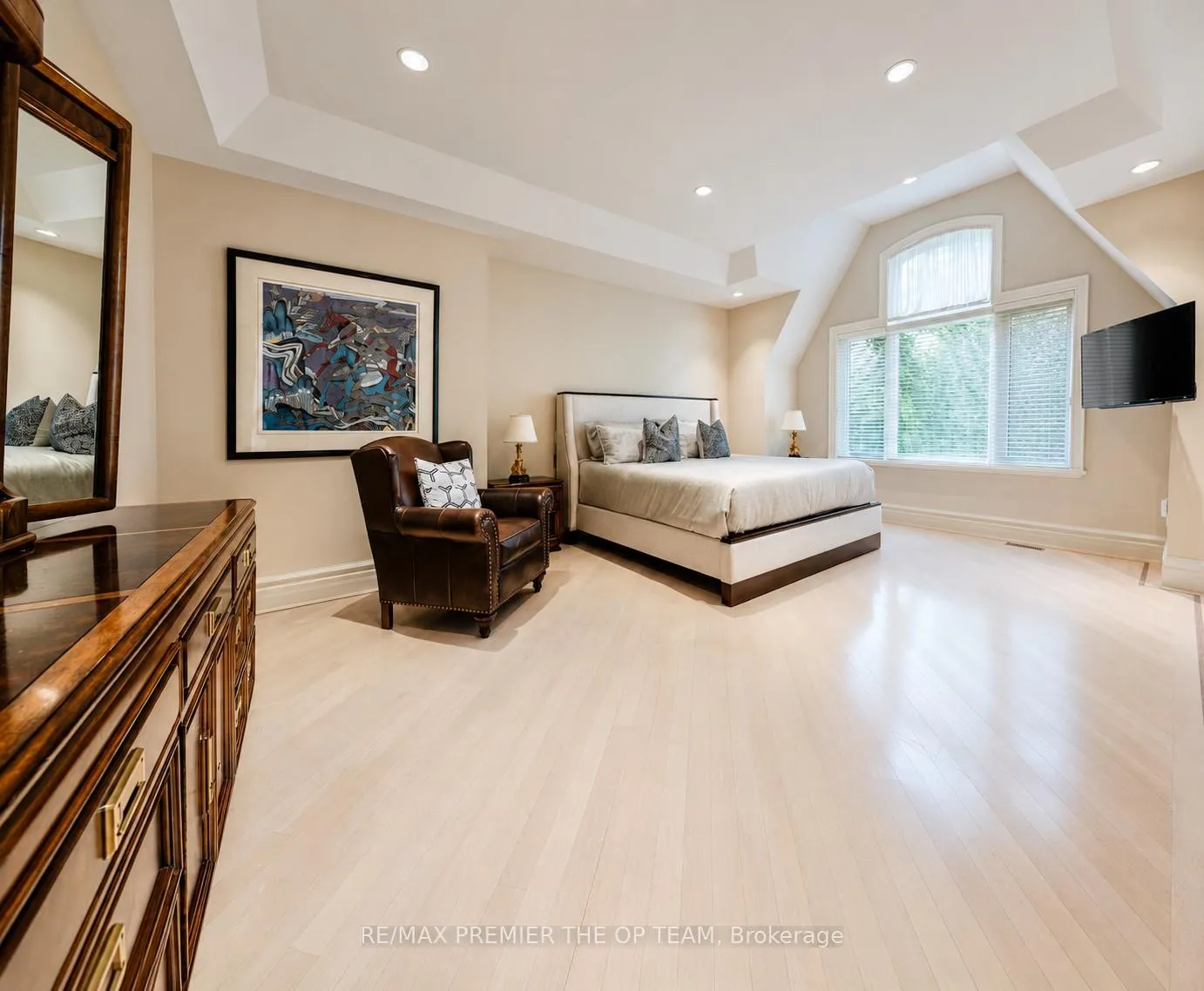 Photo 18 of 43 Cowan Drive, Vaughan, East Woodbridge — HOMEH
