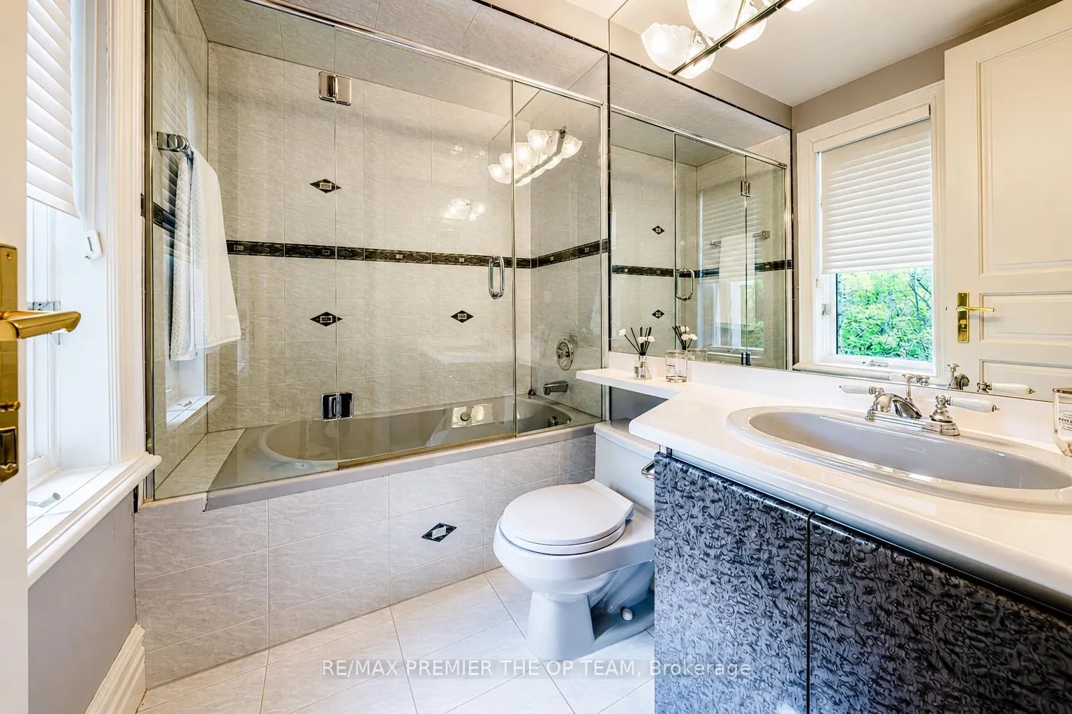 Photo 19 of 43 Cowan Drive, Vaughan, East Woodbridge — HOMEH