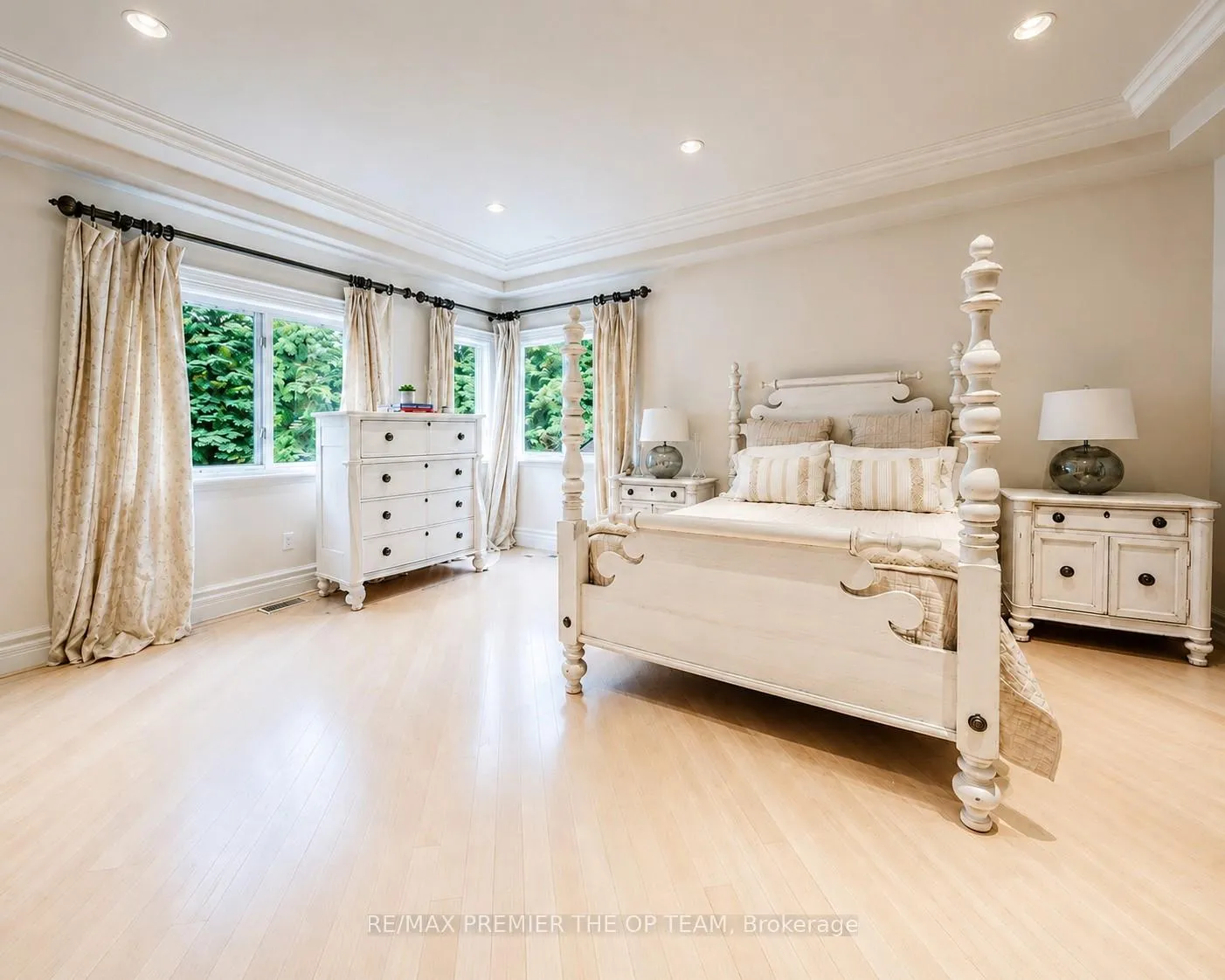 Photo 22 of 43 Cowan Drive, Vaughan, East Woodbridge — HOMEH