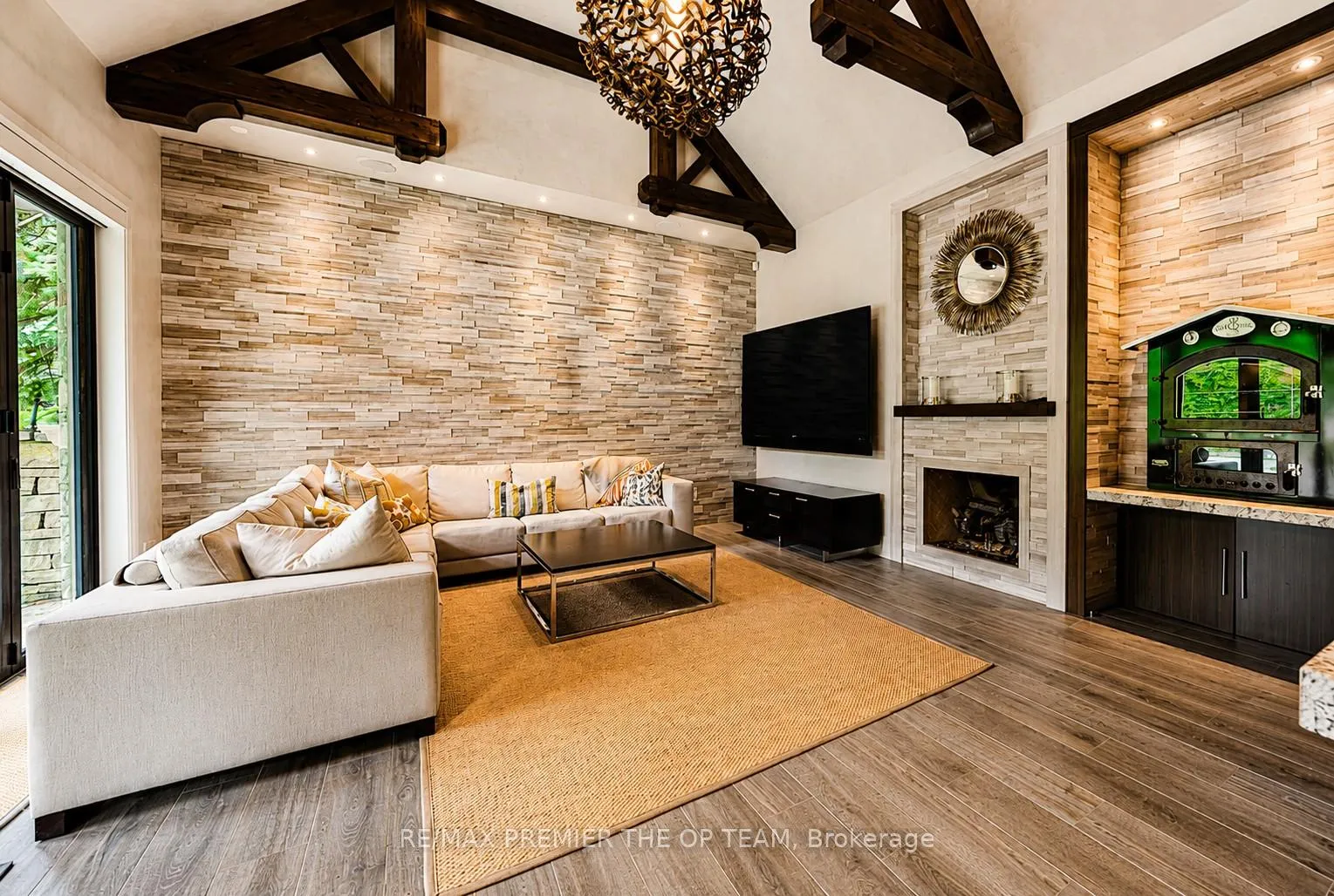 Photo 32 of 43 Cowan Drive, Vaughan, East Woodbridge — HOMEH