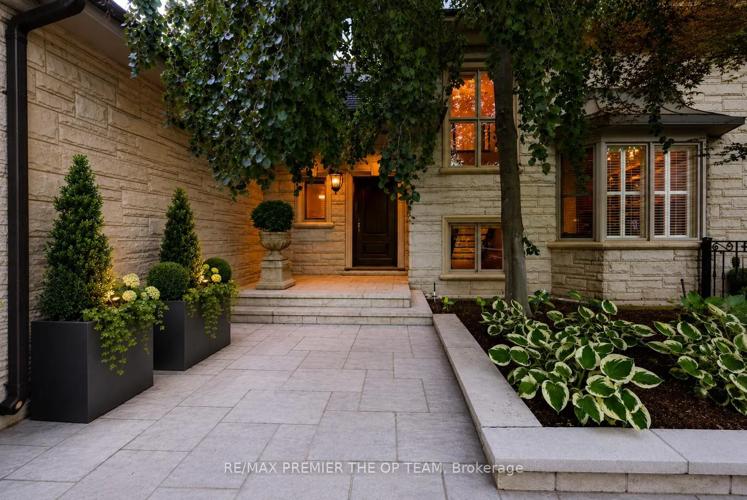 Photo 39 of 43 Cowan Drive, Vaughan, East Woodbridge — HOMEH