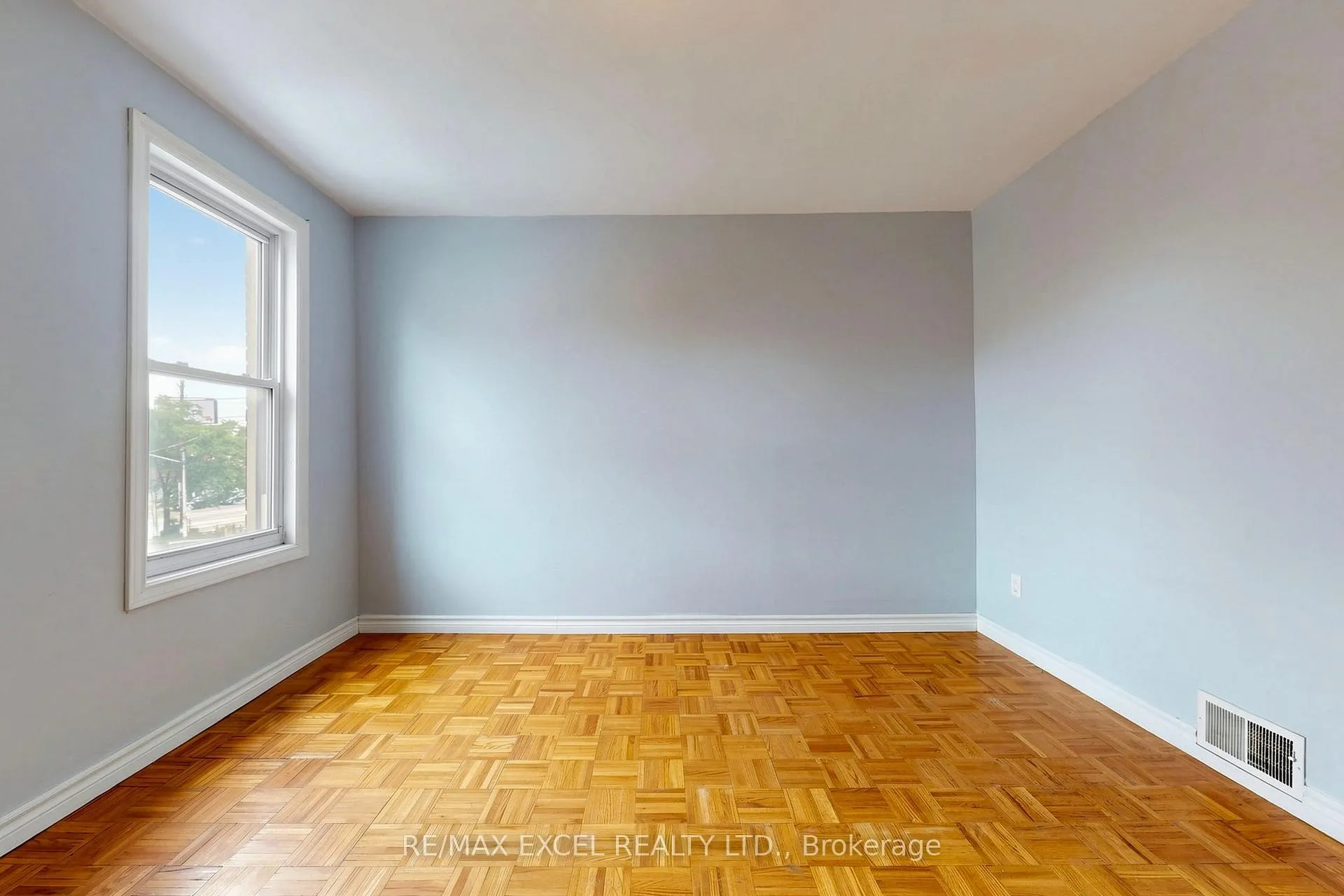 Photo 19 of Unit Upper, 259 Victoria Avenue N, Hamilton, Landsdale — HOMEH