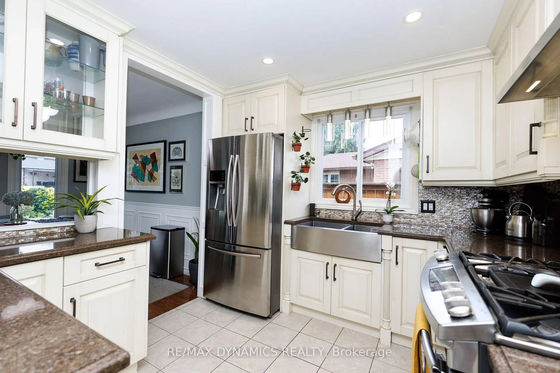 Photo 6 of 4204 Brookdale Drive, Niagara Falls, Ascot — HOMEH