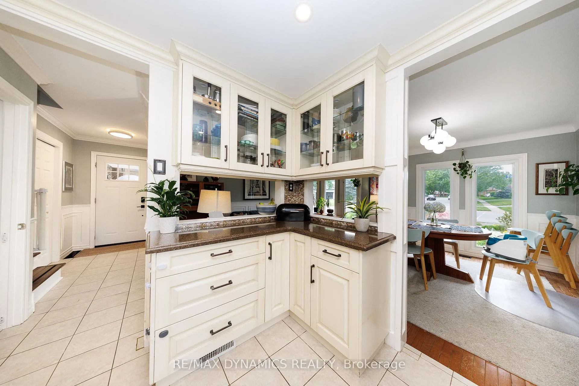 Photo 7 of 4204 Brookdale Drive, Niagara Falls, Ascot — HOMEH