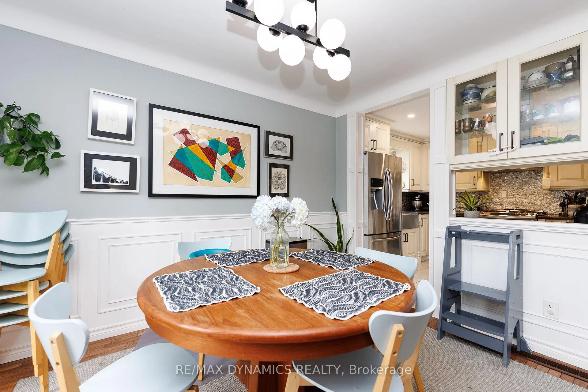 Photo 11 of 4204 Brookdale Drive, Niagara Falls, Ascot — HOMEH