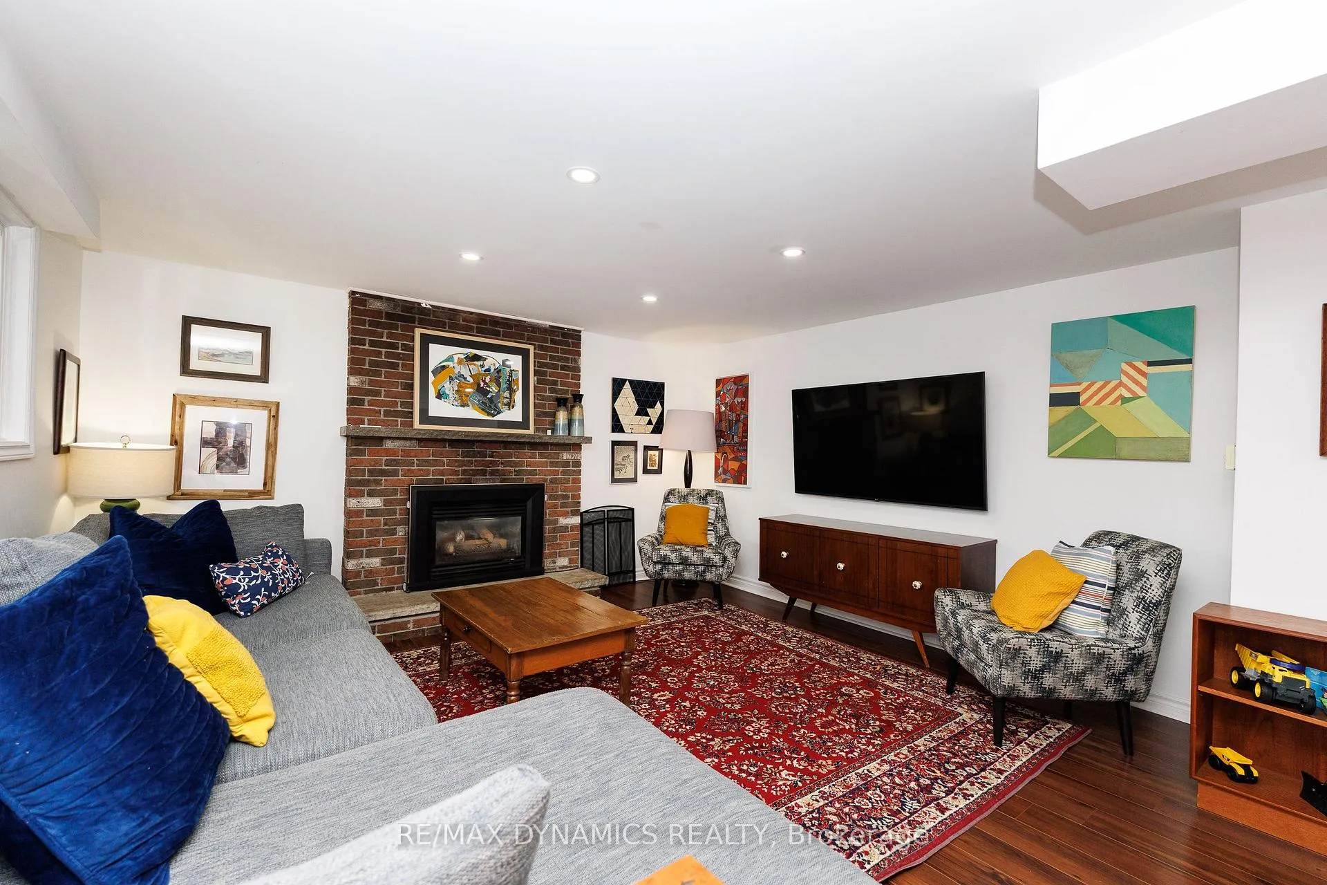 Photo 22 of 4204 Brookdale Drive, Niagara Falls, Ascot — HOMEH