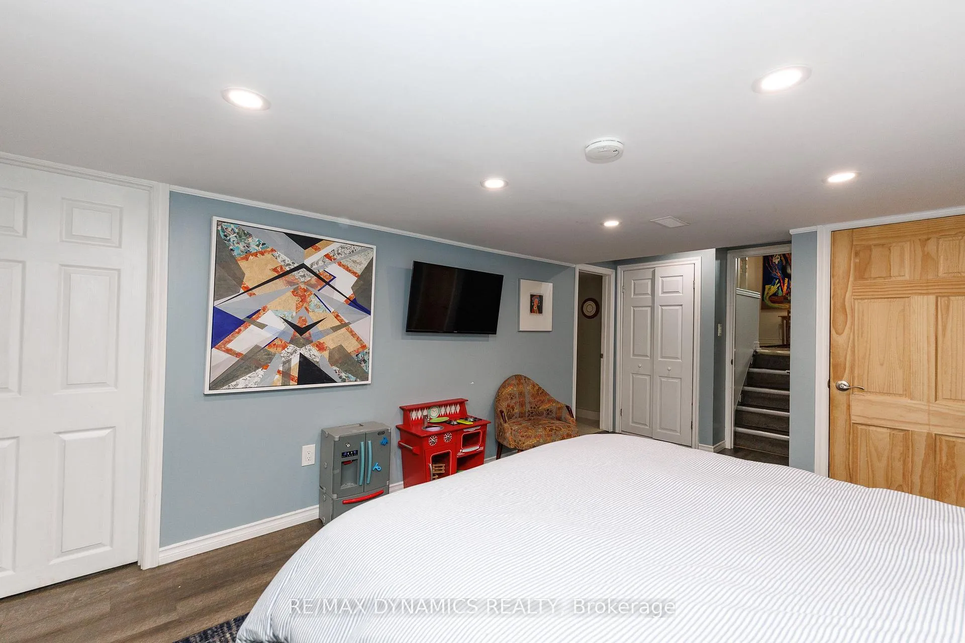 Photo 27 of 4204 Brookdale Drive, Niagara Falls, Ascot — HOMEH