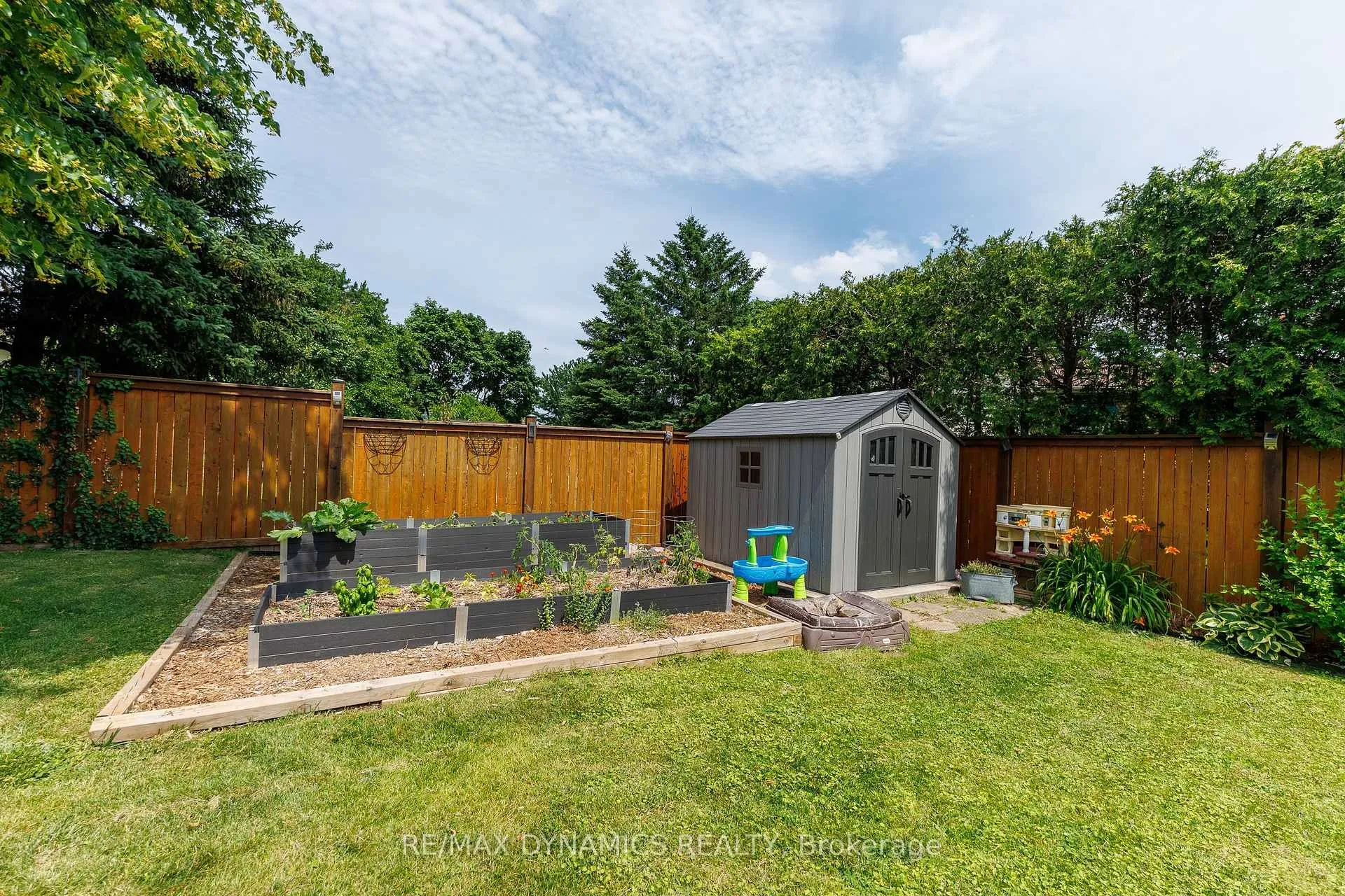 Photo 29 of 4204 Brookdale Drive, Niagara Falls, Ascot — HOMEH