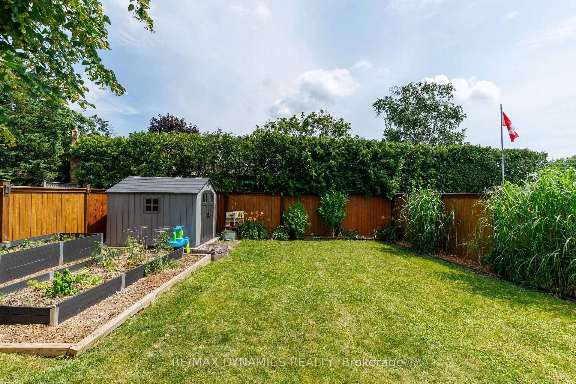 Photo 32 of 4204 Brookdale Drive, Niagara Falls, Ascot — HOMEH