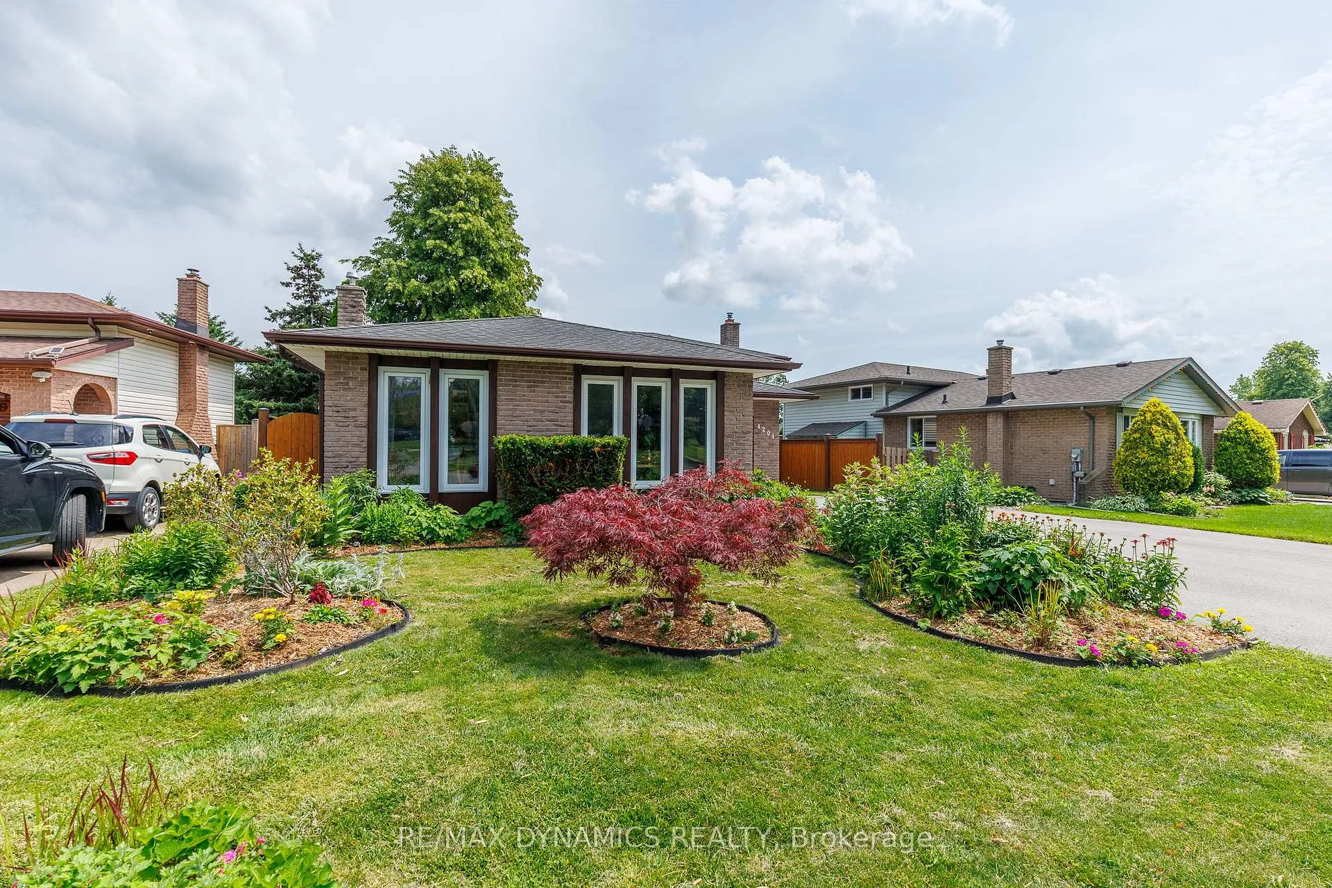 Photo 36 of 4204 Brookdale Drive, Niagara Falls, Ascot — HOMEH