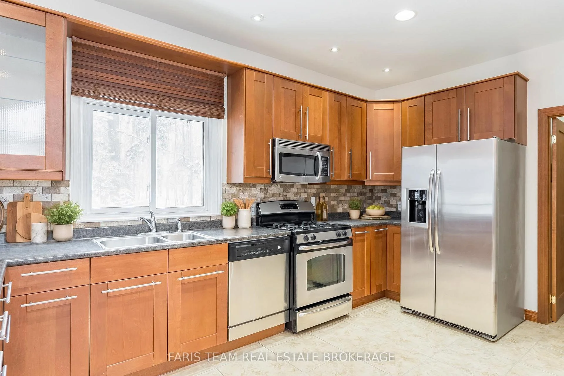 Photo 10 of 2384 Champlain Road, Tiny, Rural Tiny — HOMEH