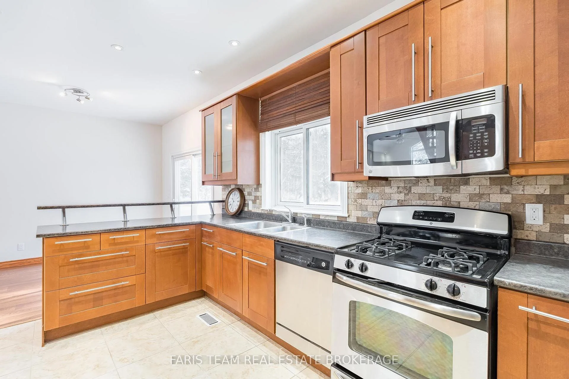 Photo 18 of 2384 Champlain Road, Tiny, Rural Tiny — HOMEH