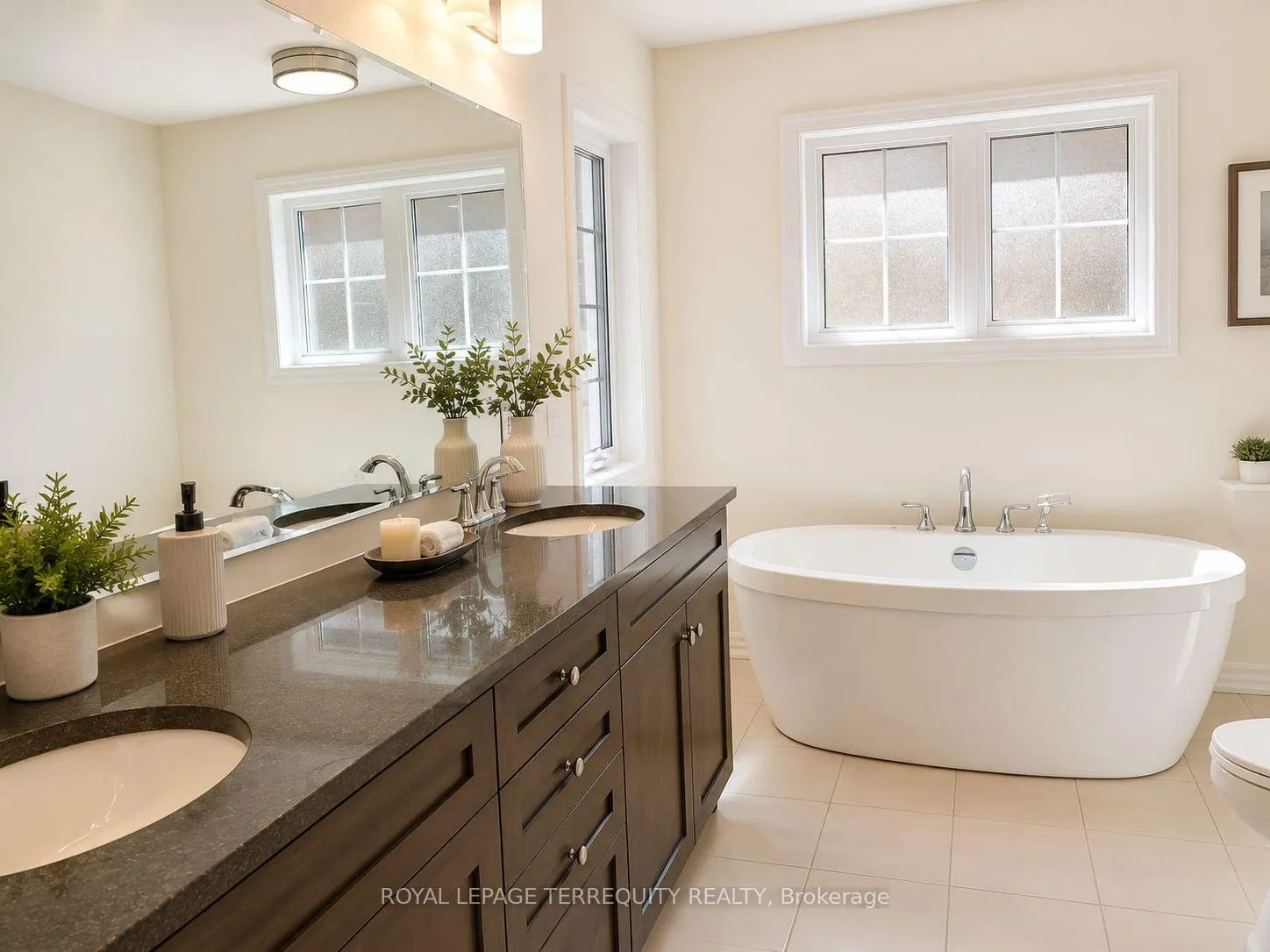 Photo 9 of 3321 Vernon Powell Drive, Oakville, Glenorchy — HOMEH
