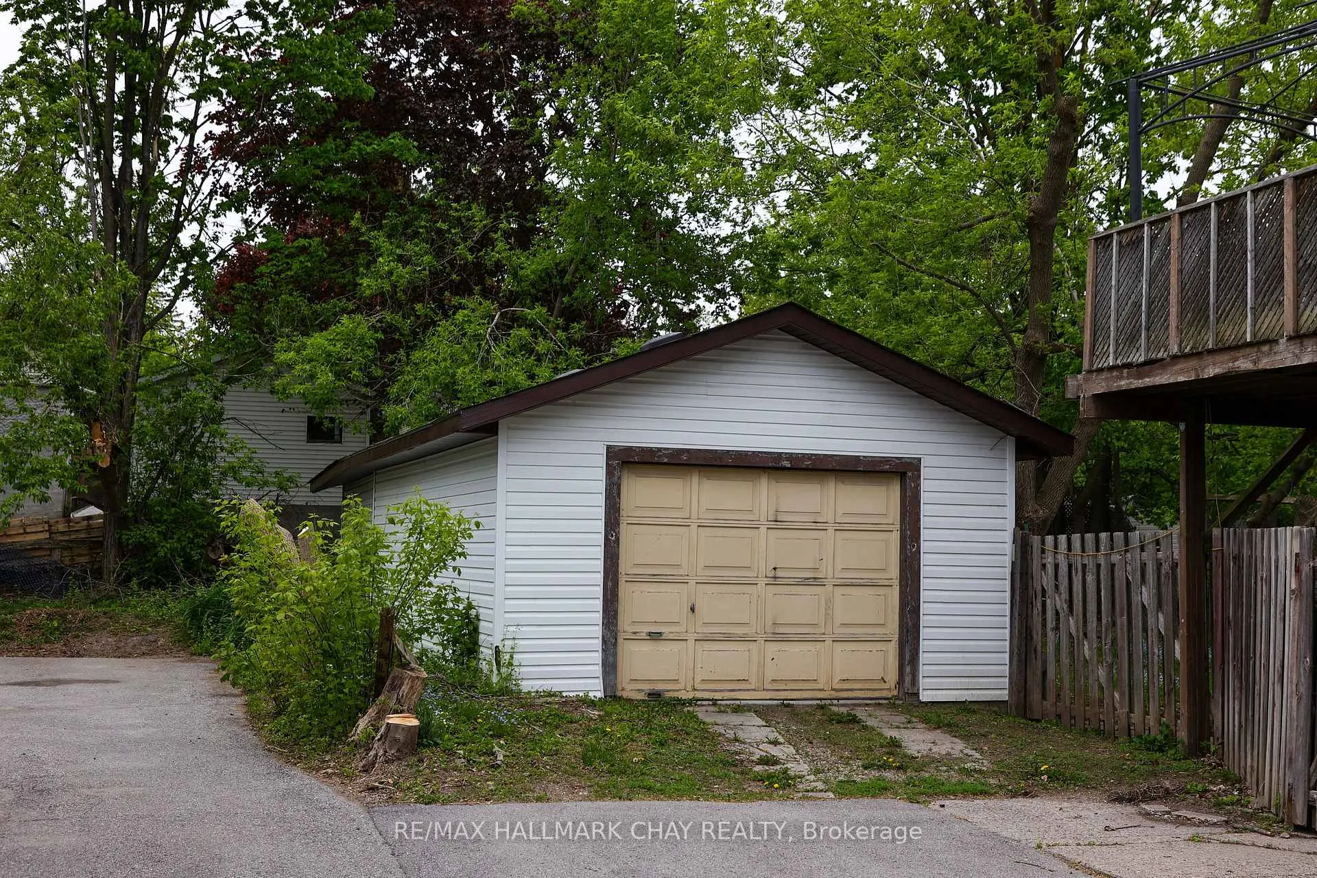 Photo 9 of 4 East Street, Barrie, Wellington — HOMEH
