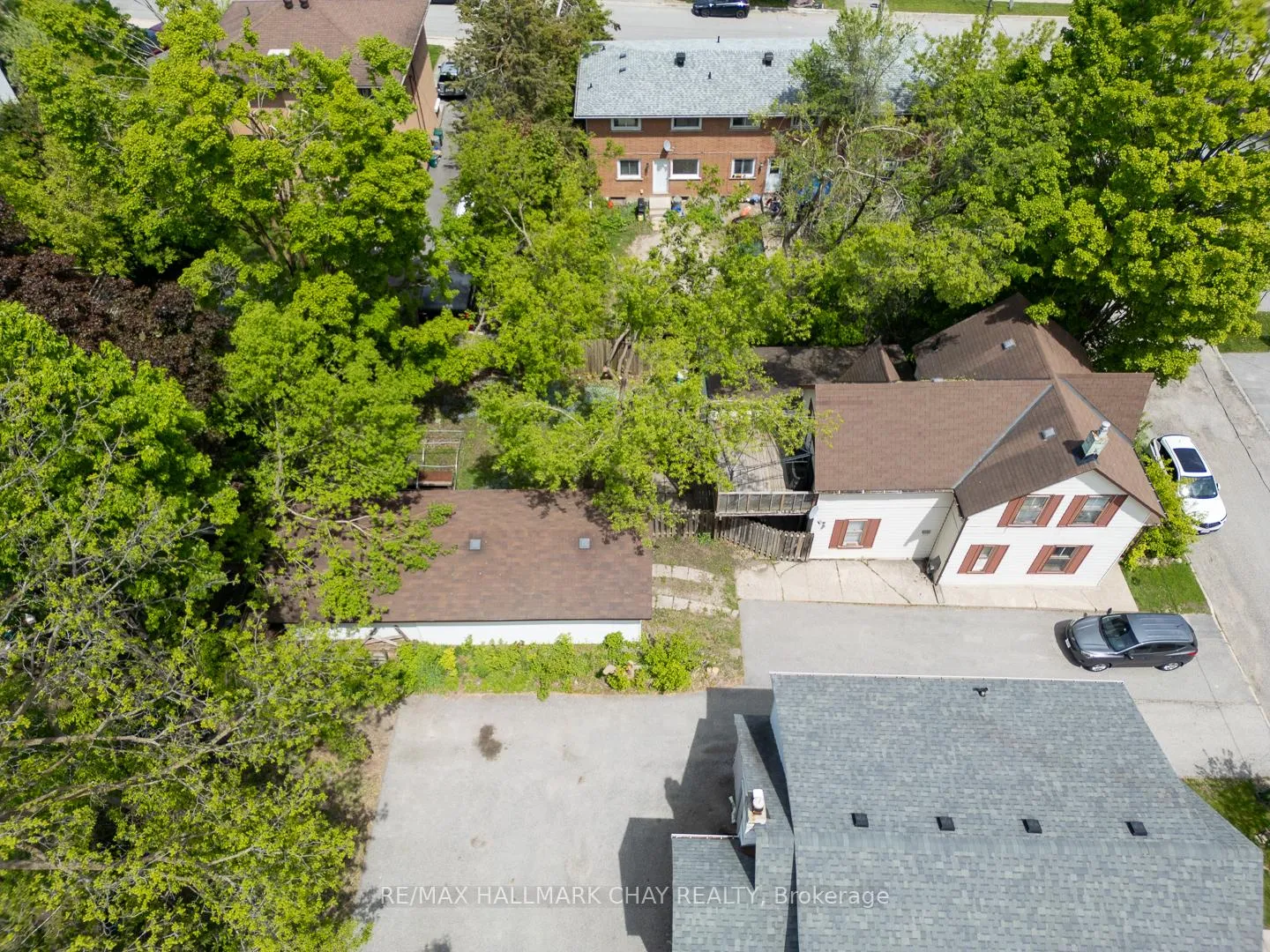 Photo 12 of 4 East Street, Barrie, Wellington — HOMEH