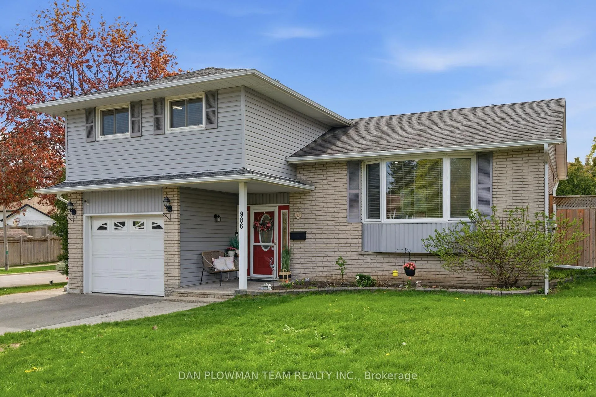 Photo 3 of 986 Central Park Boulevard N, Oshawa, Centennial — HOMEH