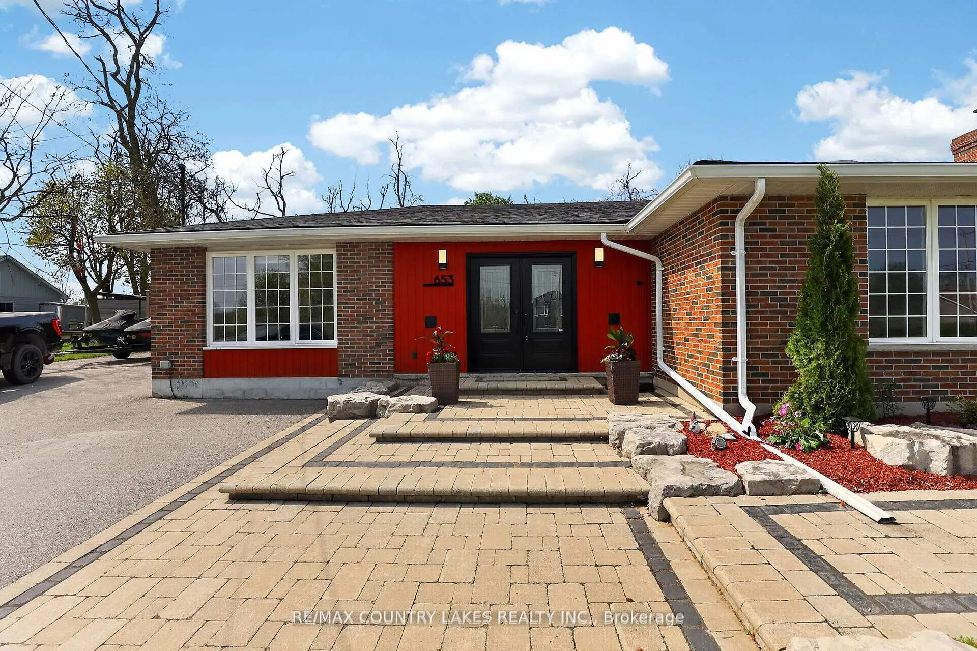 Photo 1 of 653 Simcoe Street, Brock, Beaverton — HOMEH