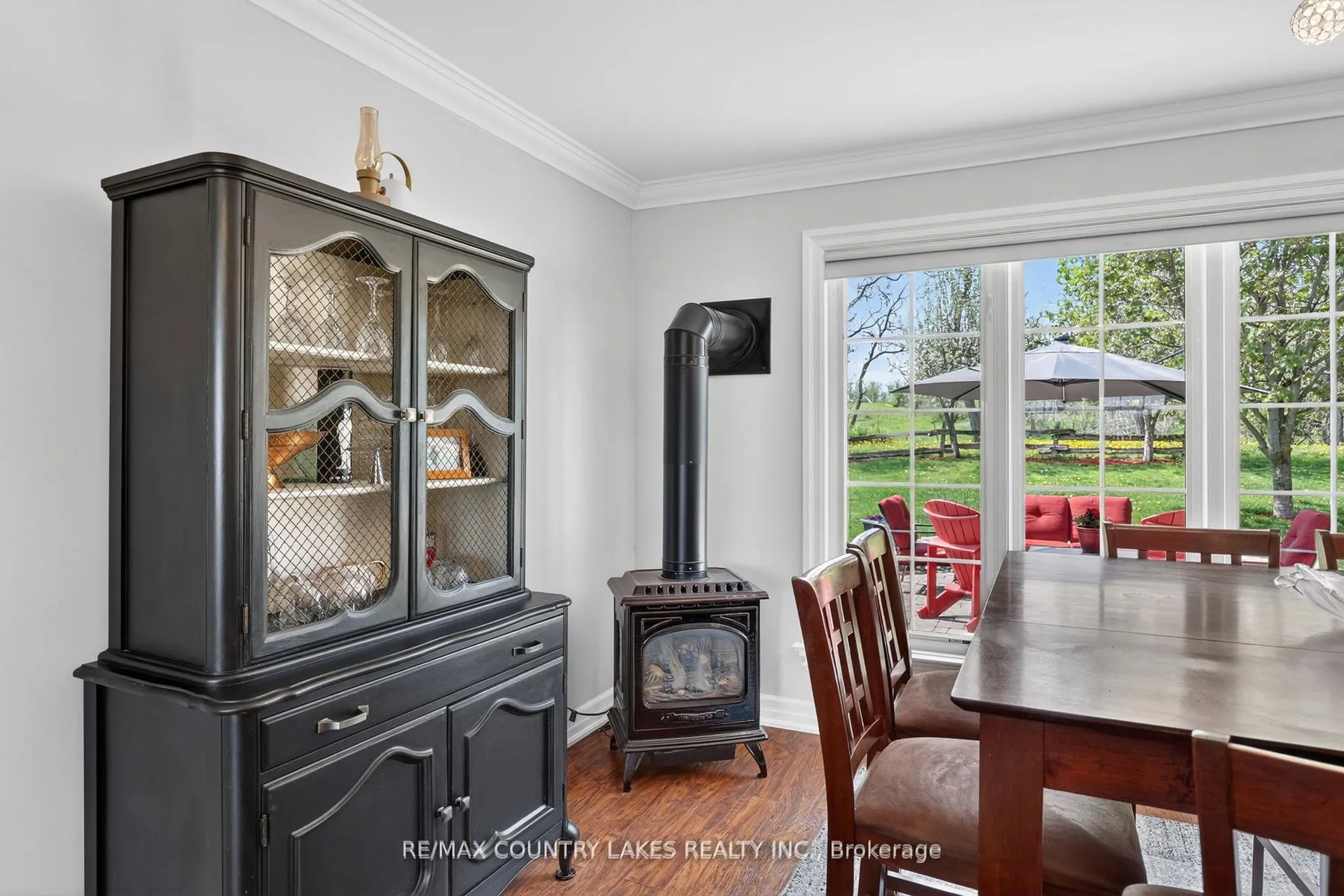 Photo 16 of 653 Simcoe Street, Brock, Beaverton — HOMEH