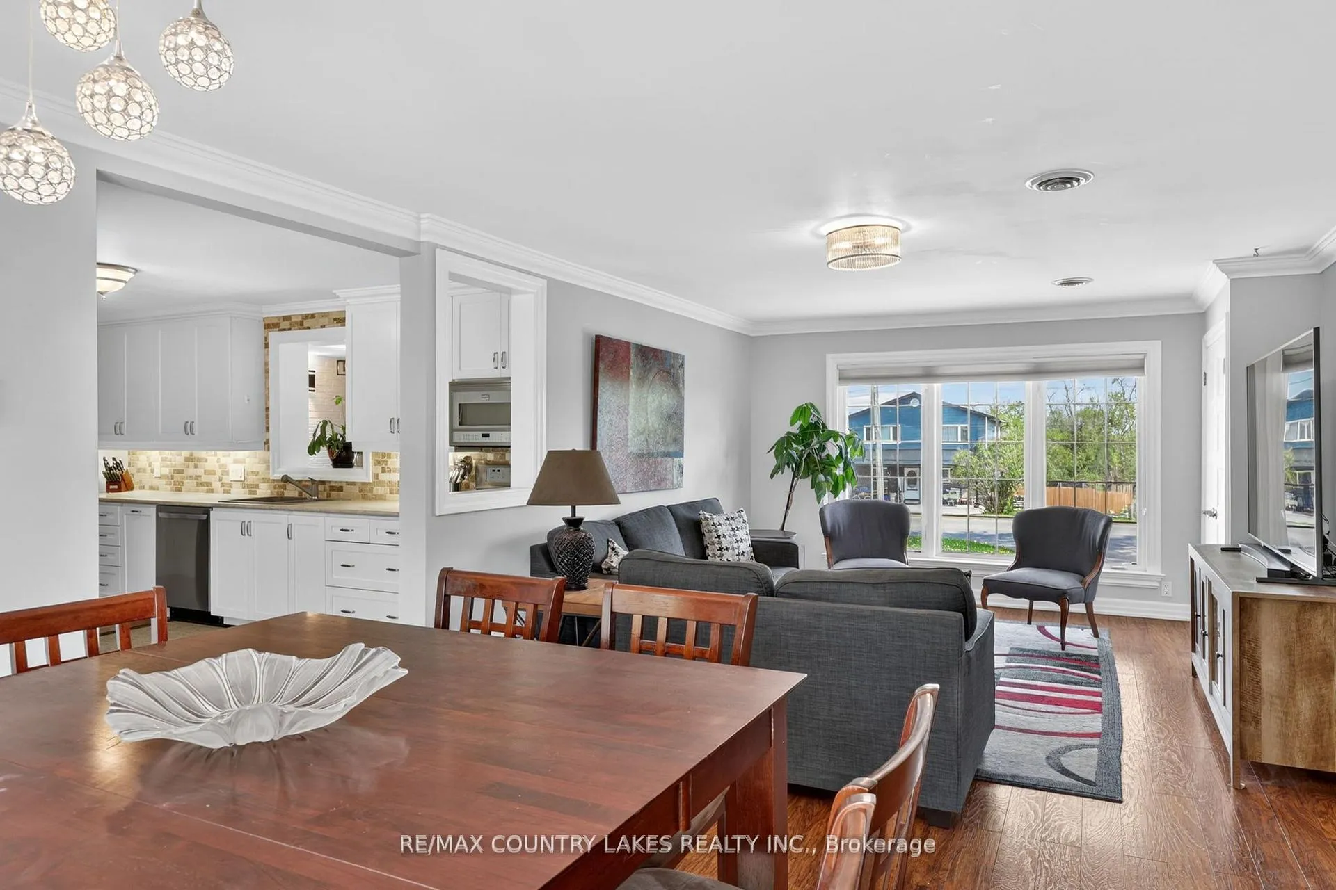 Photo 17 of 653 Simcoe Street, Brock, Beaverton — HOMEH