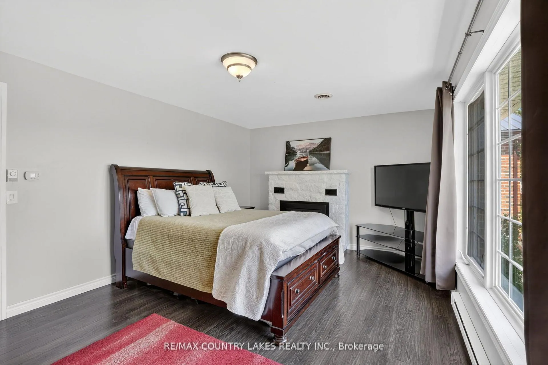 Photo 24 of 653 Simcoe Street, Brock, Beaverton — HOMEH